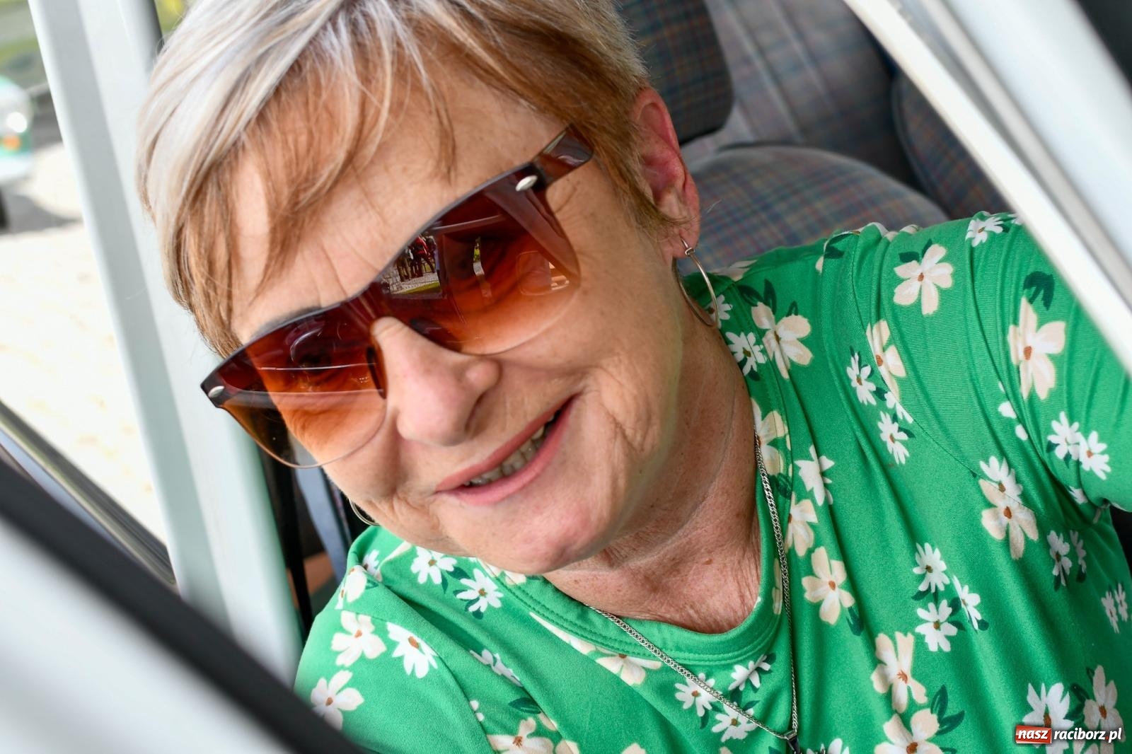 Zdjęcie w galerii na portalu naszraciborz.pl: Historia motoryzacji na krzanowickim ryneczku [FOTO i WIDEO] wiadomości z regionu