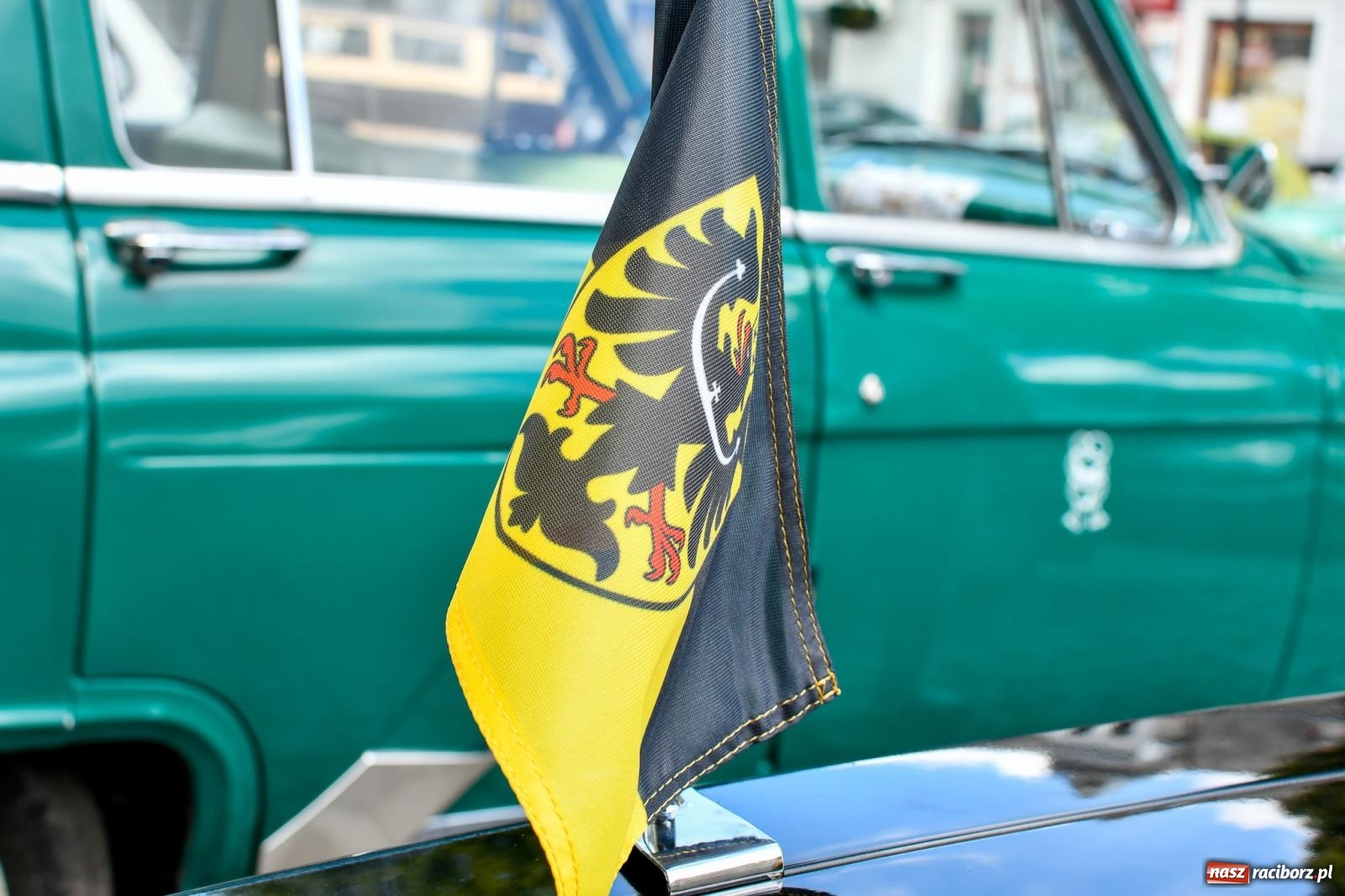 Zdjęcie w galerii na portalu naszraciborz.pl: Historia motoryzacji na krzanowickim ryneczku [FOTO i WIDEO] wiadomości z regionu