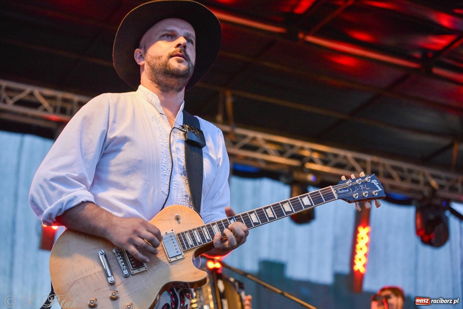 Zdjęcie w galerii na portalu naszraciborz.pl: Żyje się raz. Baciary na urodzinach LKS Studzienna [FOTO i WIDEO] wiadomości z regionu