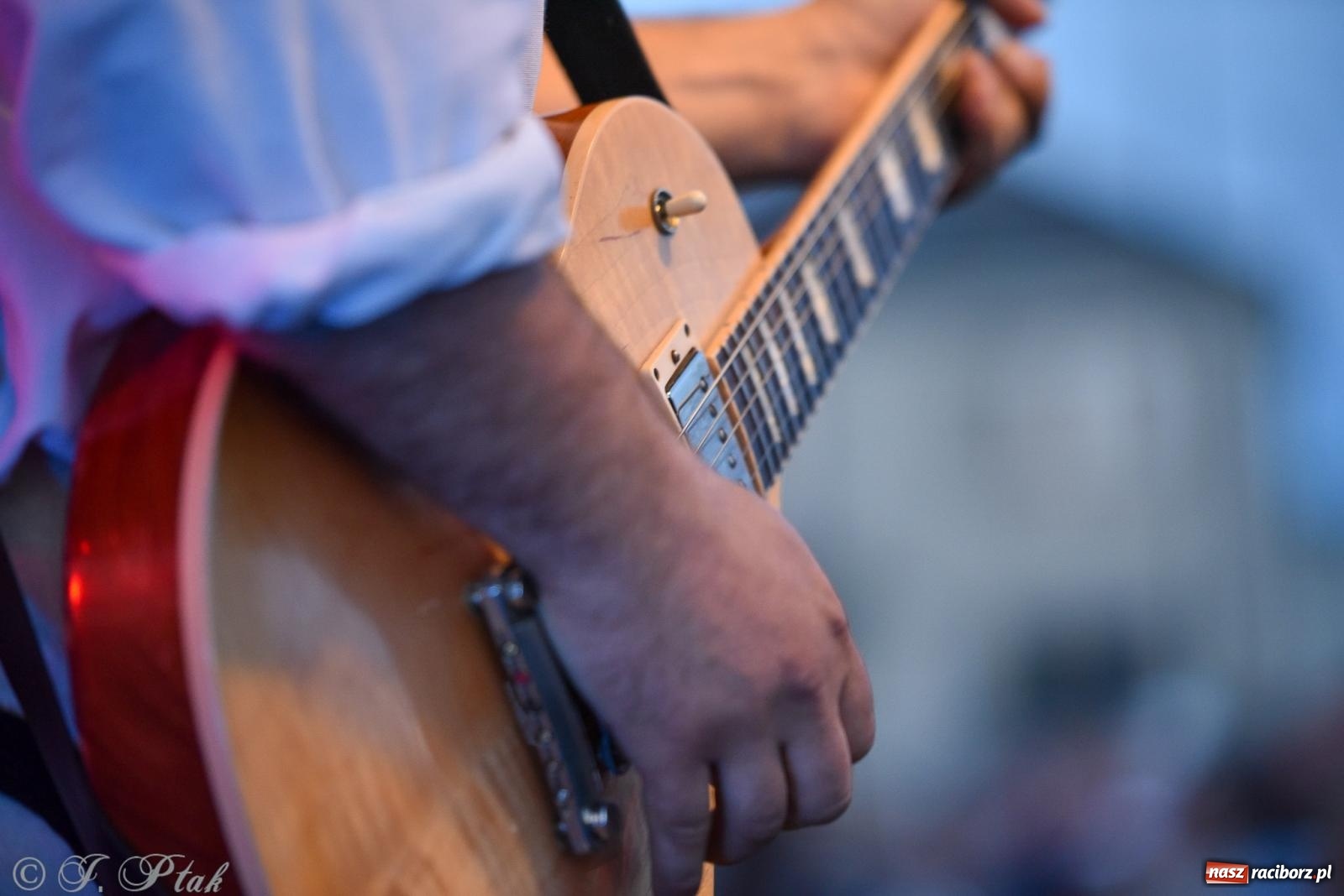 Zdjęcie w galerii na portalu naszraciborz.pl: Żyje się raz. Baciary na urodzinach LKS Studzienna [FOTO i WIDEO] wiadomości z regionu