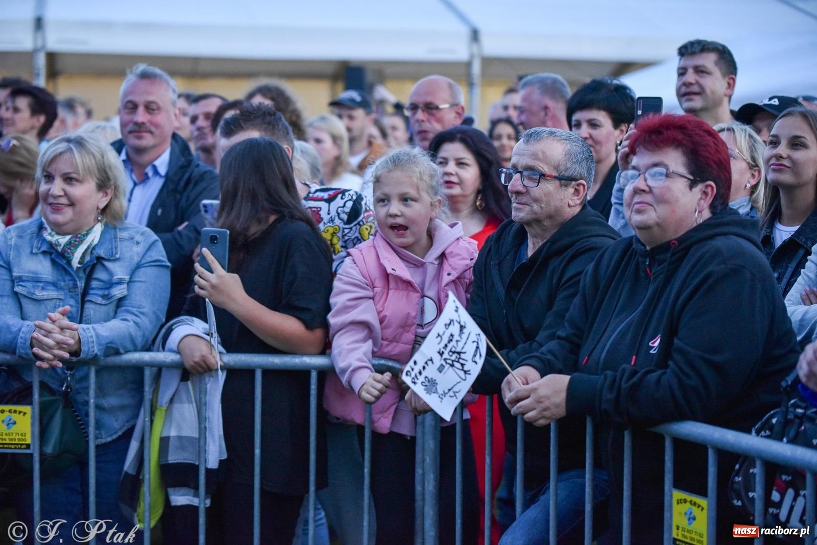 Zdjęcie w galerii na portalu naszraciborz.pl: Żyje się raz. Baciary na urodzinach LKS Studzienna [FOTO i WIDEO] wiadomości z regionu