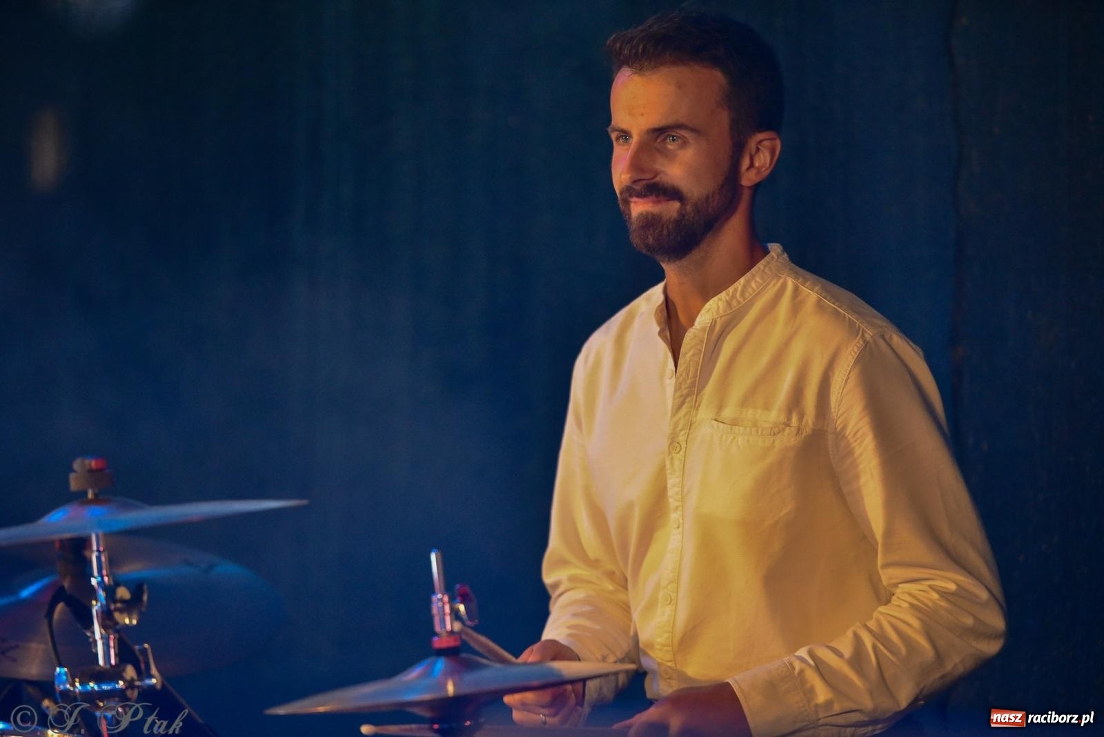 Zdjęcie w galerii na portalu naszraciborz.pl: Żyje się raz. Baciary na urodzinach LKS Studzienna [FOTO i WIDEO] wiadomości z regionu