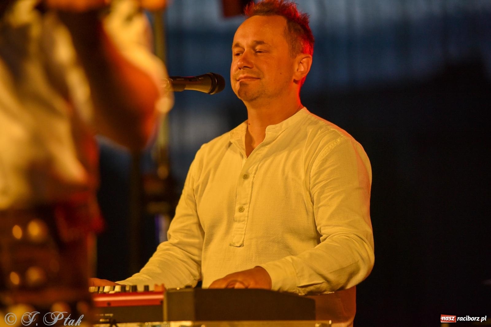 Zdjęcie w galerii na portalu naszraciborz.pl: Żyje się raz. Baciary na urodzinach LKS Studzienna [FOTO i WIDEO] wiadomości z regionu