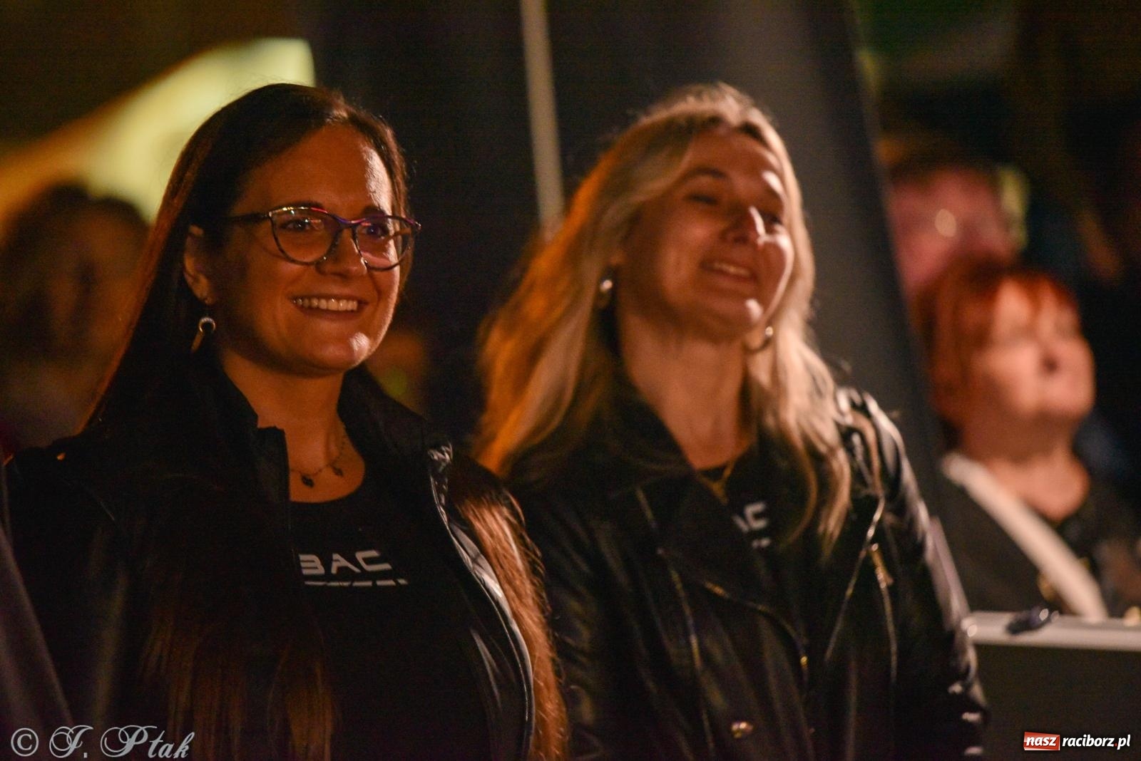 Zdjęcie w galerii na portalu naszraciborz.pl: Żyje się raz. Baciary na urodzinach LKS Studzienna [FOTO i WIDEO] wiadomości z regionu