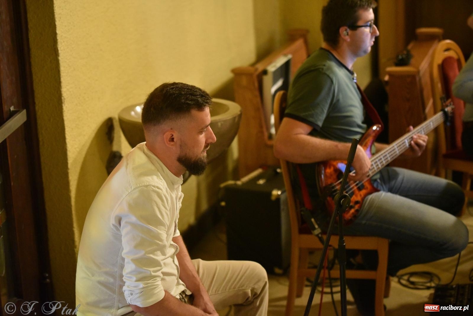 Zdjęcie w galerii na portalu naszraciborz.pl: Raciborski Wieczór Uwielbienia w kościele NSPJ [FOTO] wiadomości z regionu