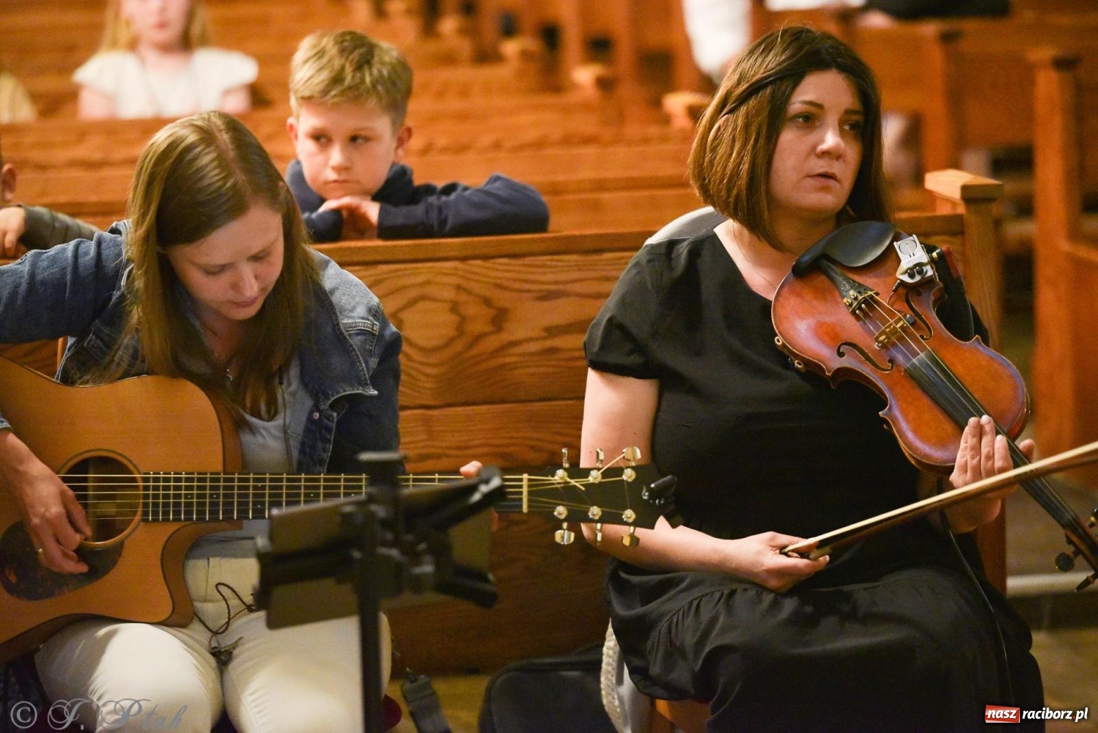 Zdjęcie w galerii na portalu naszraciborz.pl: Raciborski Wieczór Uwielbienia w kościele NSPJ [FOTO] wiadomości z regionu