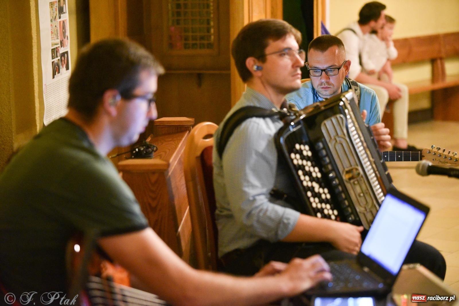 Zdjęcie w galerii na portalu naszraciborz.pl: Raciborski Wieczór Uwielbienia w kościele NSPJ [FOTO] wiadomości z regionu