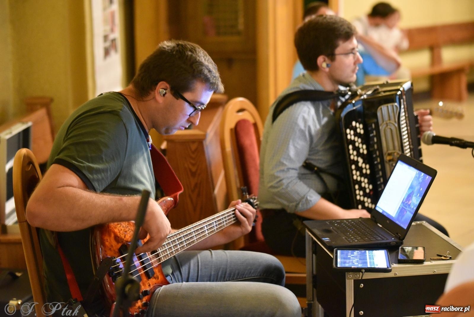 Zdjęcie w galerii na portalu naszraciborz.pl: Raciborski Wieczór Uwielbienia w kościele NSPJ [FOTO] wiadomości z regionu