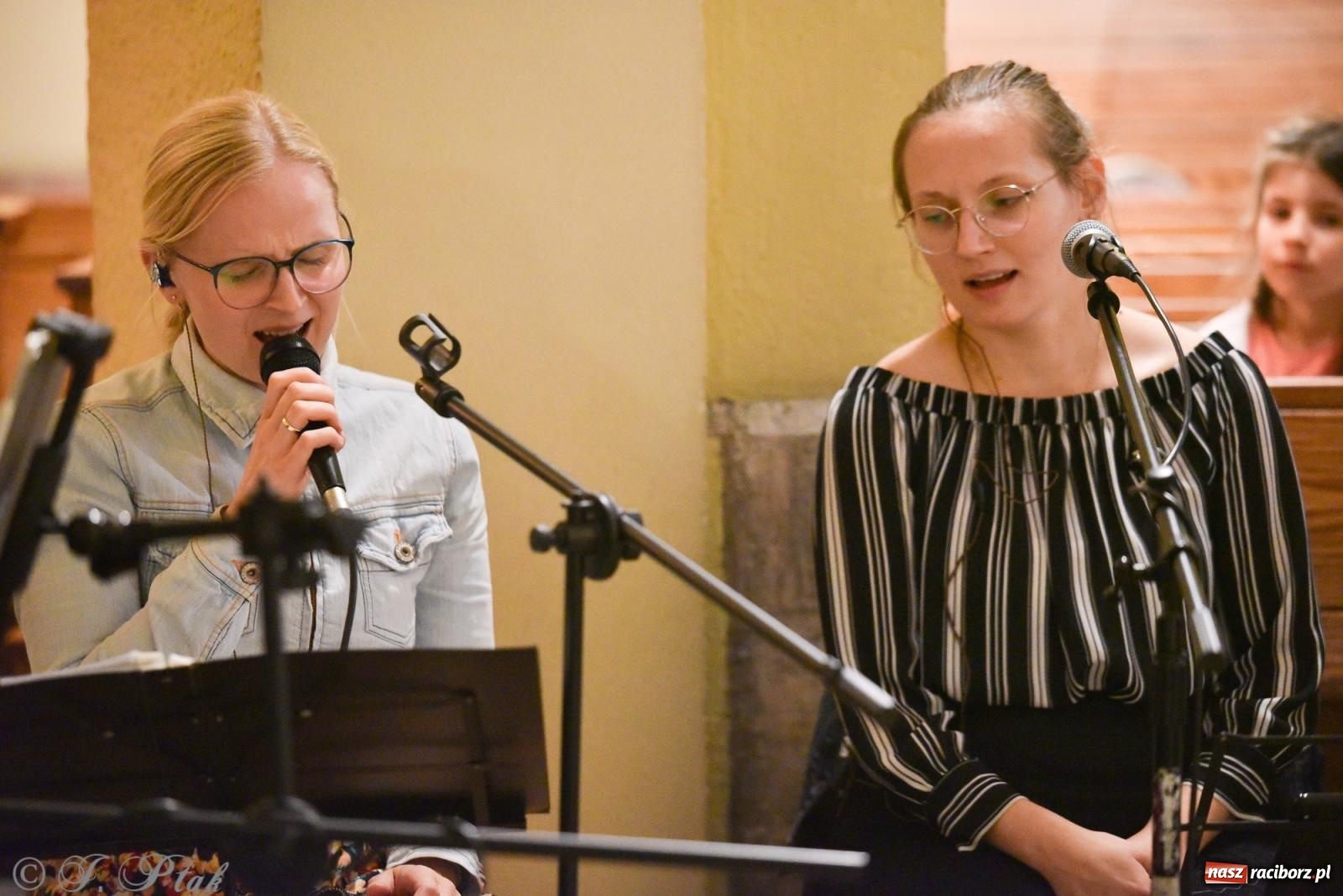 Zdjęcie w galerii na portalu naszraciborz.pl: Raciborski Wieczór Uwielbienia w kościele NSPJ [FOTO] wiadomości z regionu