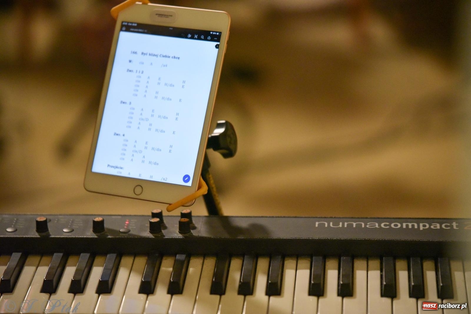 Zdjęcie w galerii na portalu naszraciborz.pl: Raciborski Wieczór Uwielbienia w kościele NSPJ [FOTO] wiadomości z regionu