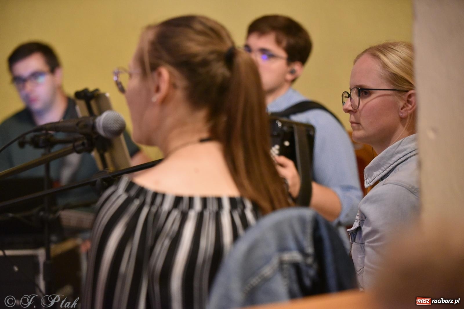 Zdjęcie w galerii na portalu naszraciborz.pl: Raciborski Wieczór Uwielbienia w kościele NSPJ [FOTO] wiadomości z regionu