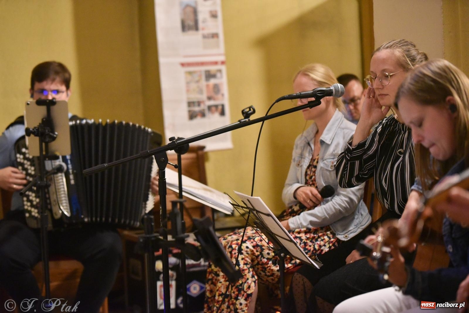Zdjęcie w galerii na portalu naszraciborz.pl: Raciborski Wieczór Uwielbienia w kościele NSPJ [FOTO] wiadomości z regionu