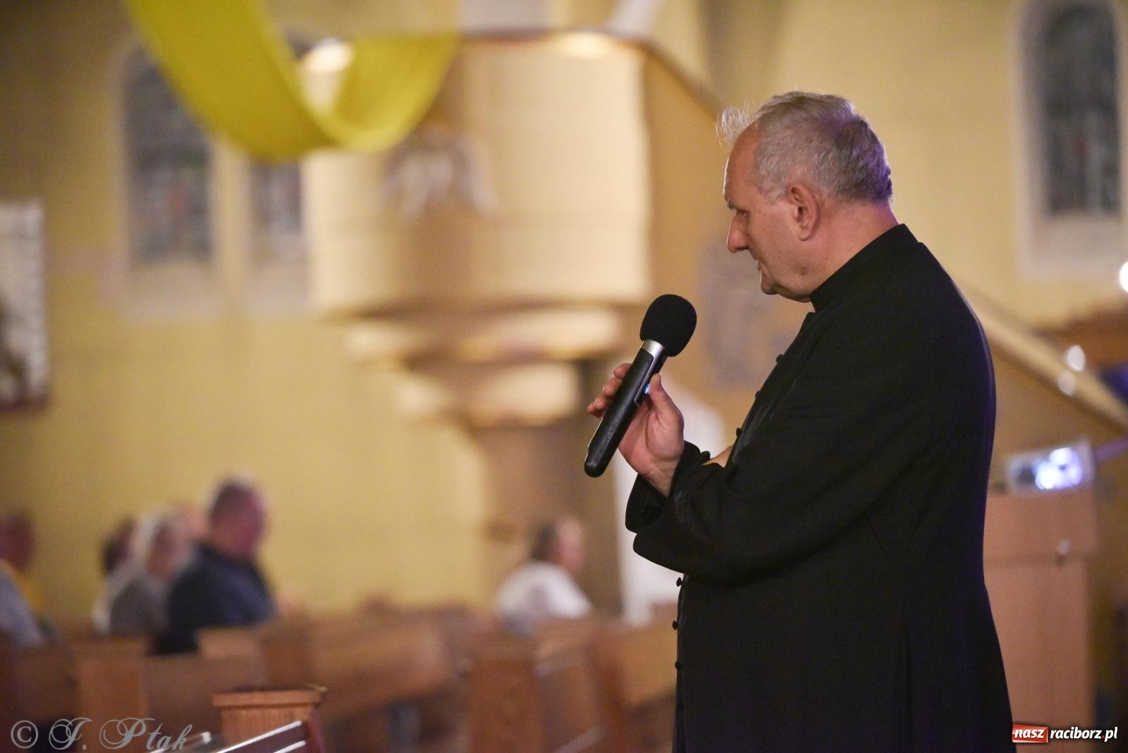 Zdjęcie w galerii na portalu naszraciborz.pl: Raciborski Wieczór Uwielbienia w kościele NSPJ [FOTO] wiadomości z regionu