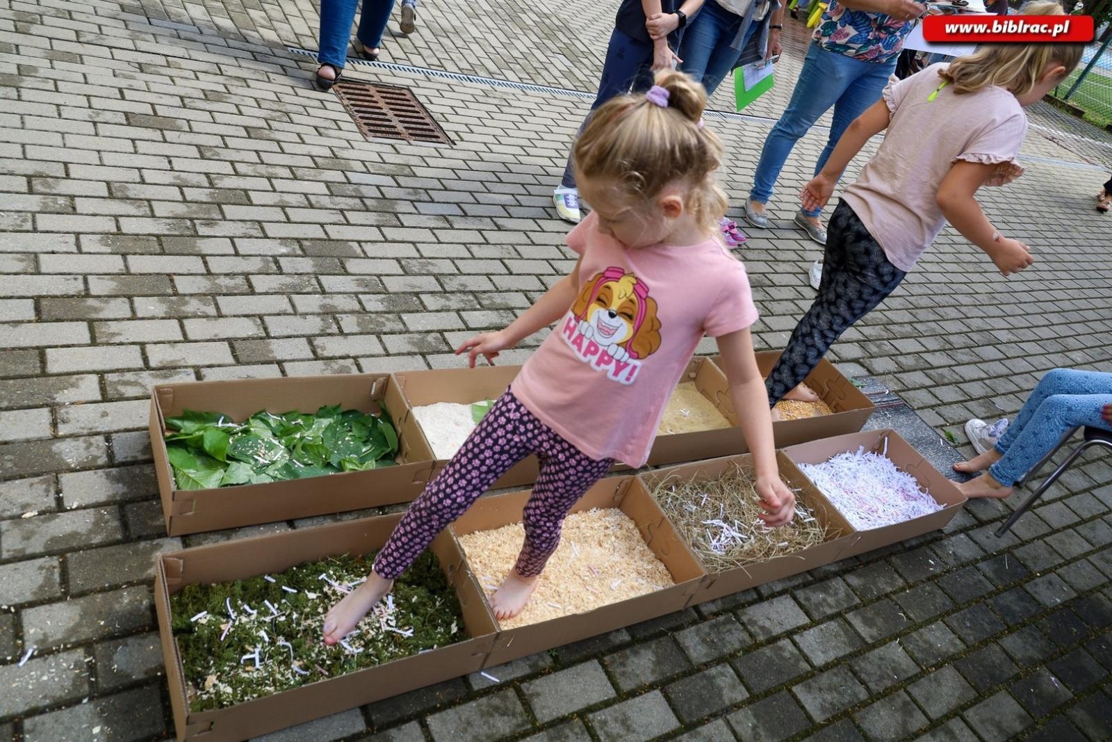 Zdjęcie w galerii na portalu naszraciborz.pl: Dzień Dziecka z Biblioteką – w tym roku bawiliśmy się na EKO Pikniku Integracyjnym wiadomości z regionu