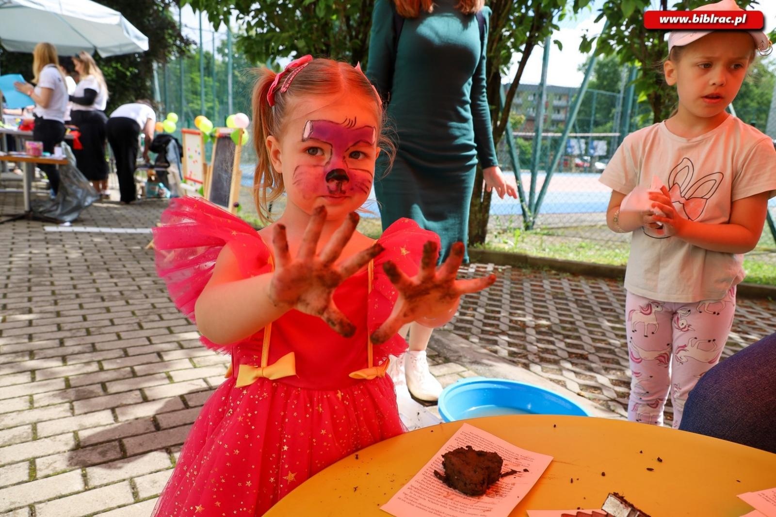 Zdjęcie w galerii na portalu naszraciborz.pl: Dzień Dziecka z Biblioteką – w tym roku bawiliśmy się na EKO Pikniku Integracyjnym wiadomości z regionu