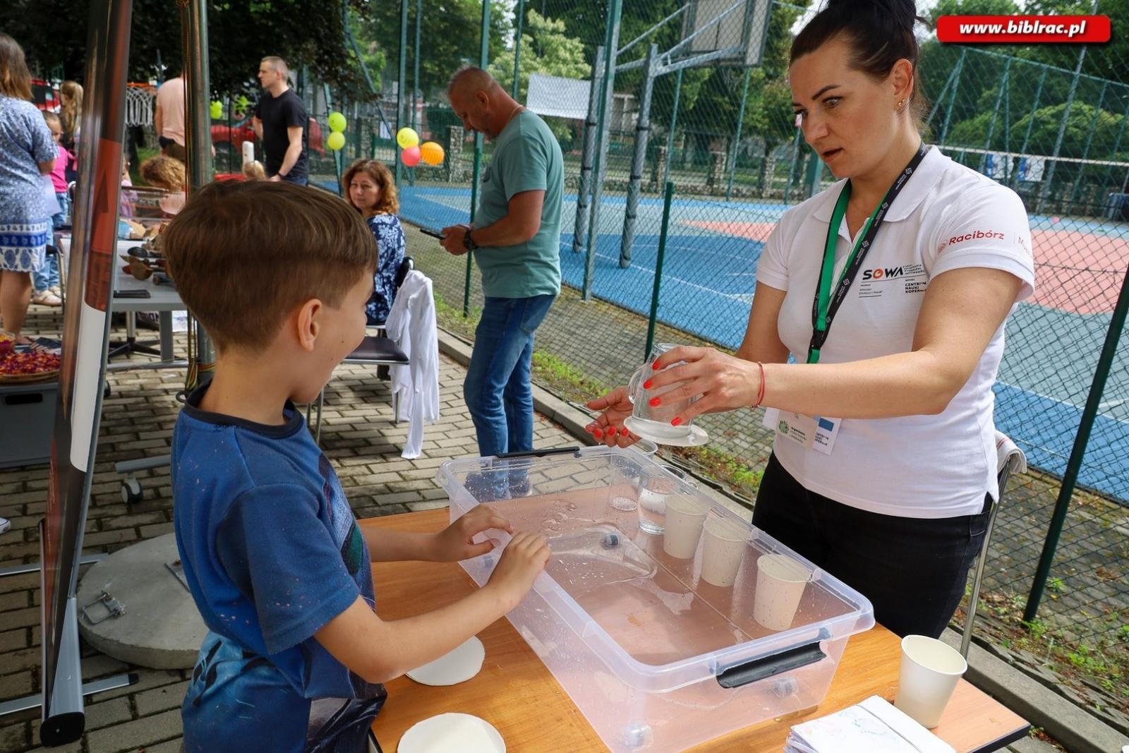 Zdjęcie w galerii na portalu naszraciborz.pl: Dzień Dziecka z Biblioteką – w tym roku bawiliśmy się na EKO Pikniku Integracyjnym wiadomości z regionu