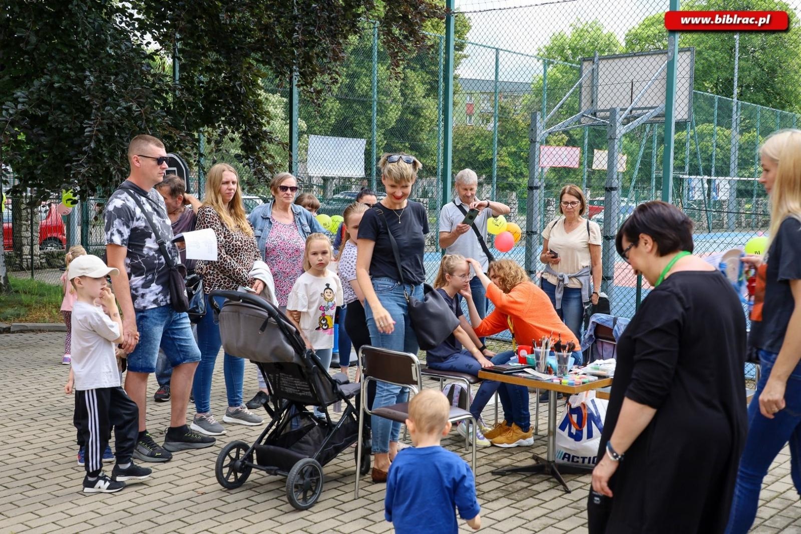 Zdjęcie w galerii na portalu naszraciborz.pl: Dzień Dziecka z Biblioteką – w tym roku bawiliśmy się na EKO Pikniku Integracyjnym wiadomości z regionu