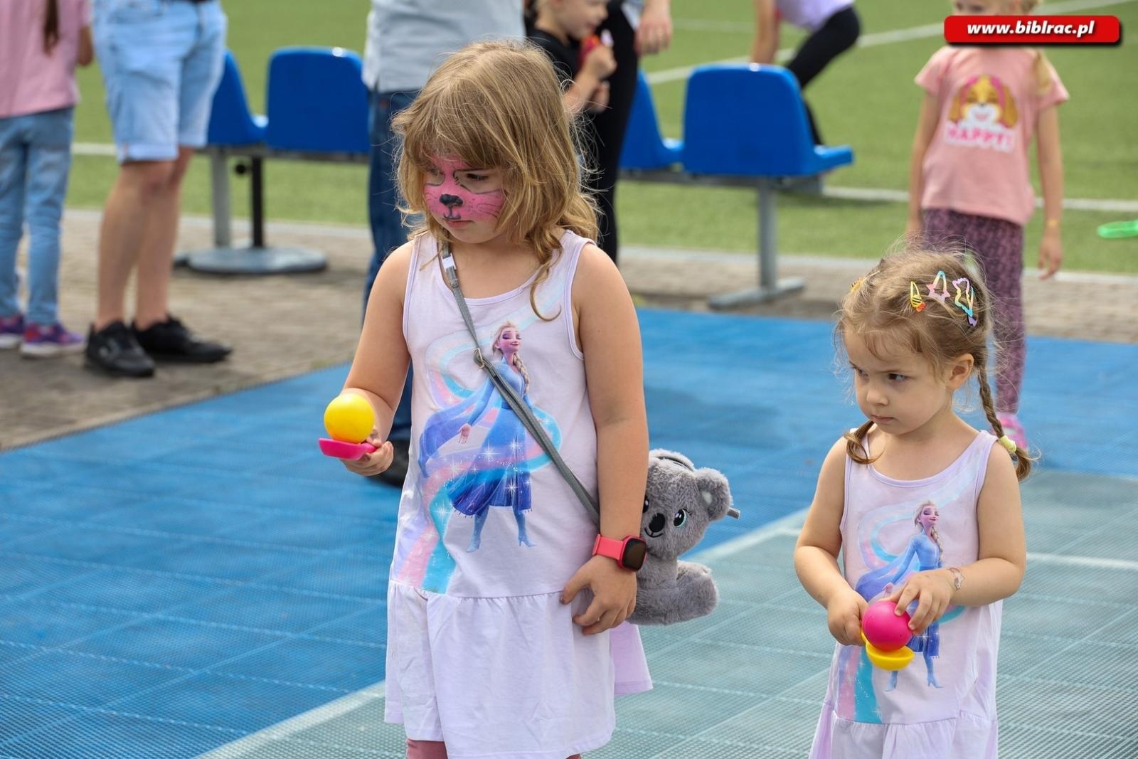 Zdjęcie w galerii na portalu naszraciborz.pl: Dzień Dziecka z Biblioteką – w tym roku bawiliśmy się na EKO Pikniku Integracyjnym wiadomości z regionu