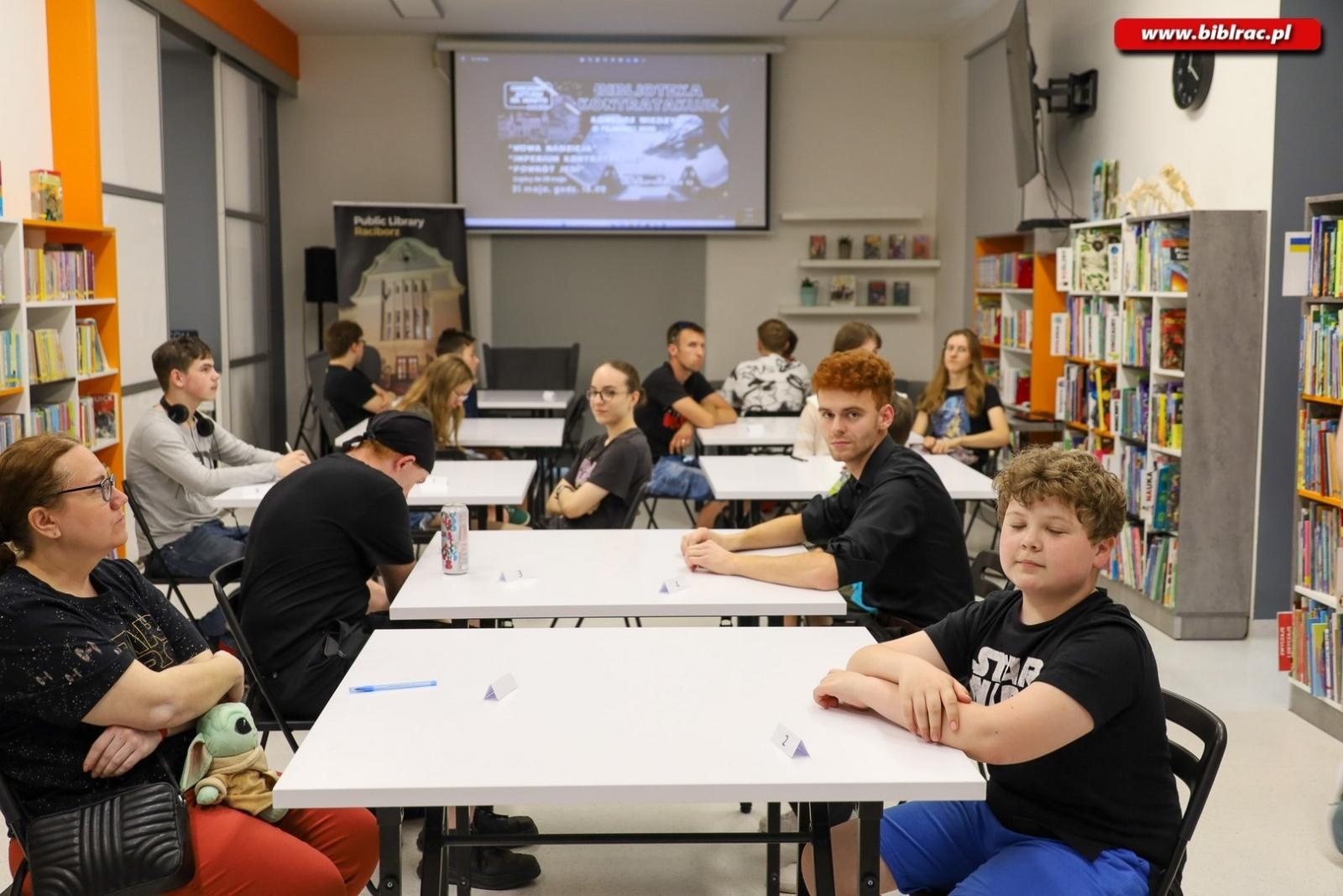 Zdjęcie w galerii na portalu naszraciborz.pl: Biblioteka kontratakuje! Relacja z konkursu wiedzy o filmowej trylogii Star Wars wiadomości z regionu