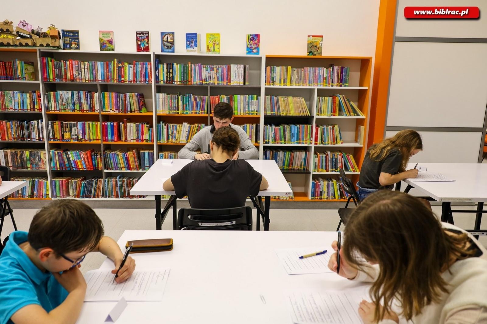 Zdjęcie w galerii na portalu naszraciborz.pl: Biblioteka kontratakuje! Relacja z konkursu wiedzy o filmowej trylogii Star Wars wiadomości z regionu