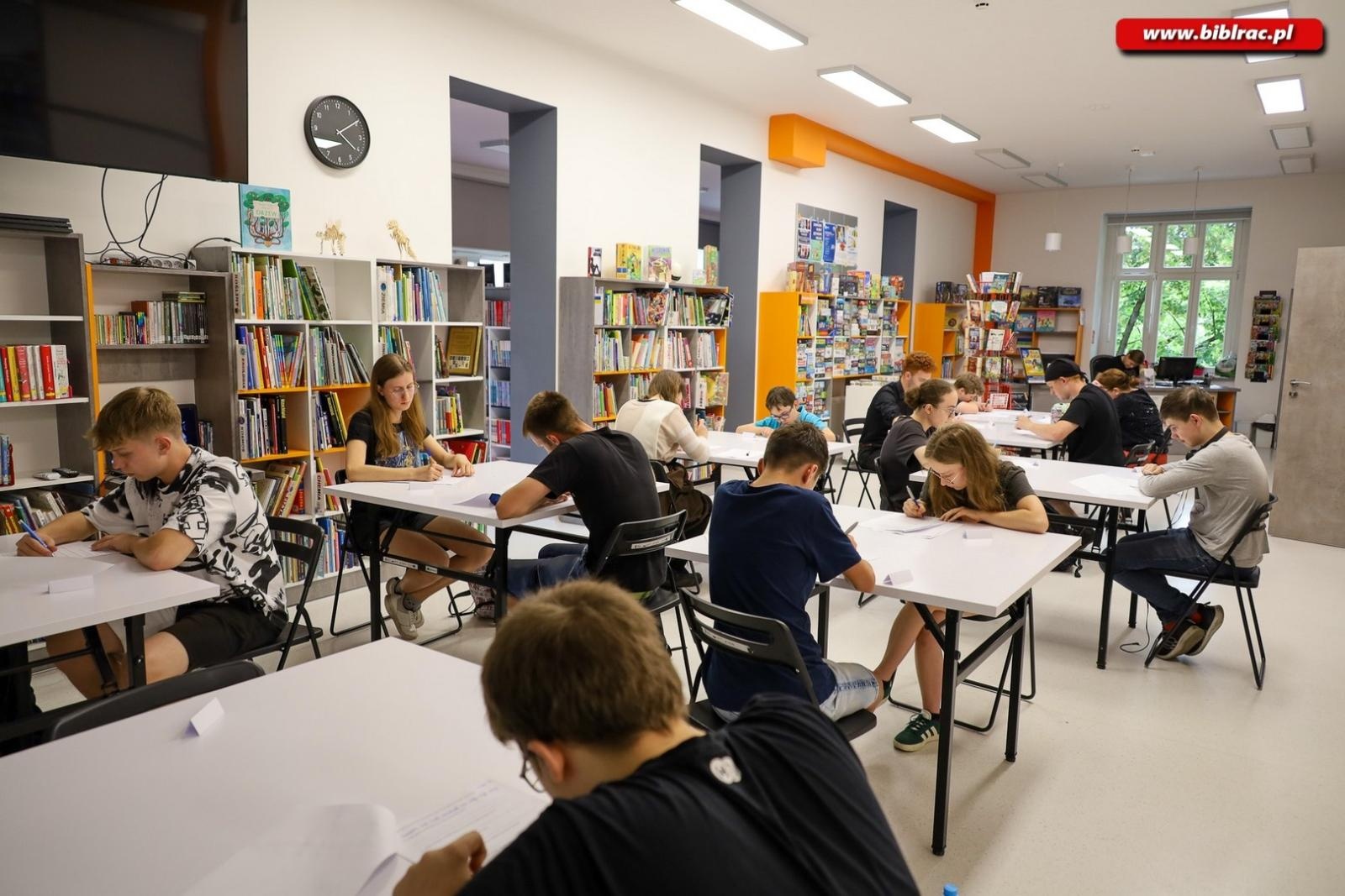 Zdjęcie w galerii na portalu naszraciborz.pl: Biblioteka kontratakuje! Relacja z konkursu wiedzy o filmowej trylogii Star Wars wiadomości z regionu