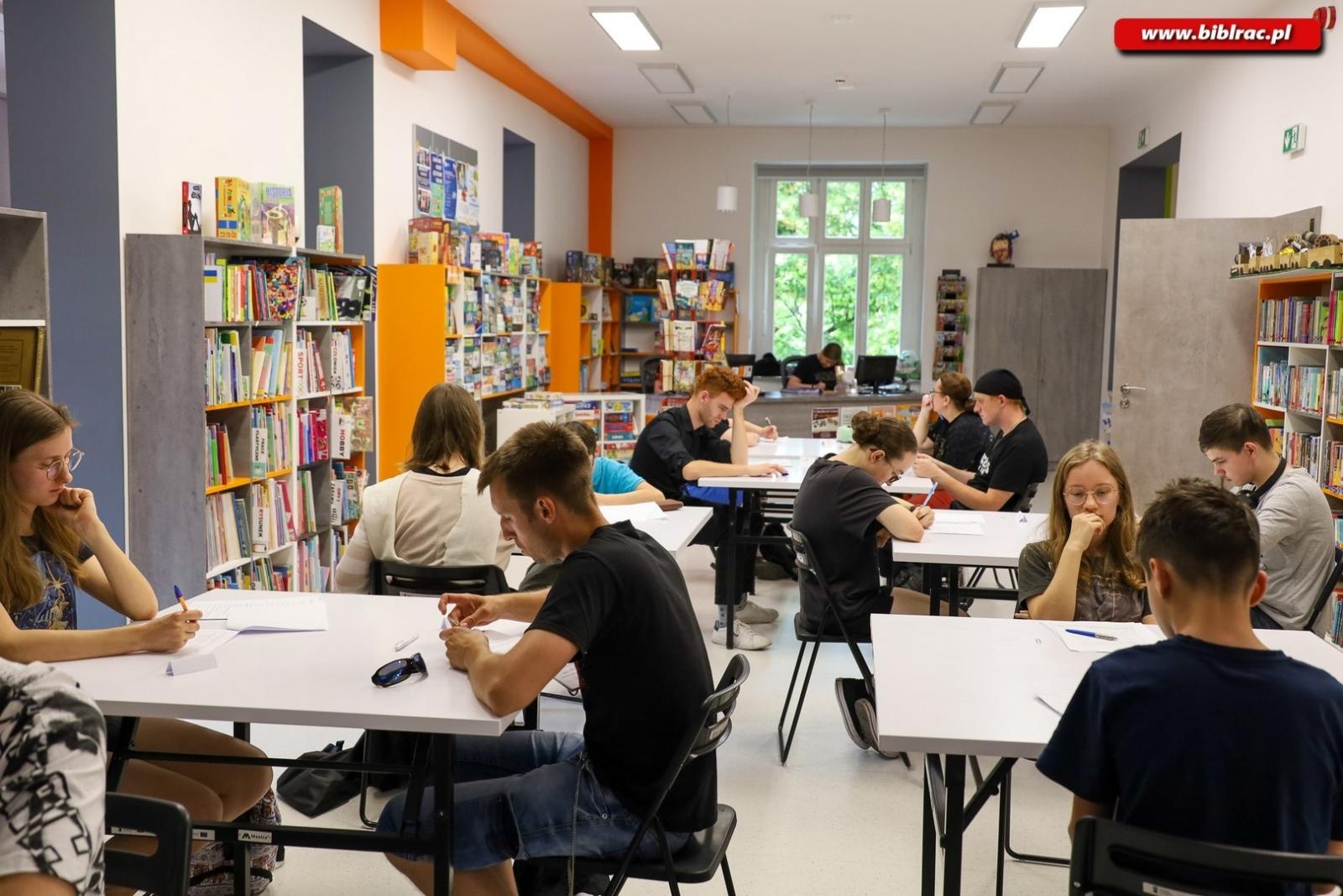 Zdjęcie w galerii na portalu naszraciborz.pl: Biblioteka kontratakuje! Relacja z konkursu wiedzy o filmowej trylogii Star Wars wiadomości z regionu