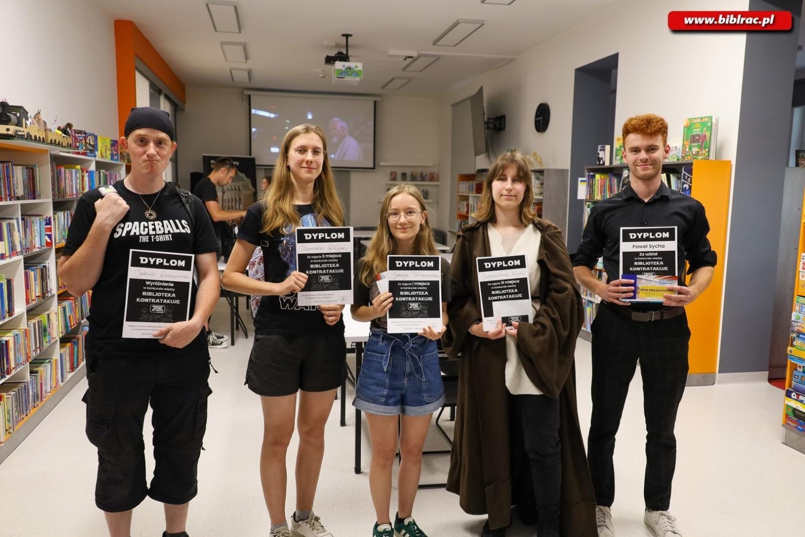 Zdjęcie w galerii na portalu naszraciborz.pl: Biblioteka kontratakuje! Relacja z konkursu wiedzy o filmowej trylogii Star Wars wiadomości z regionu