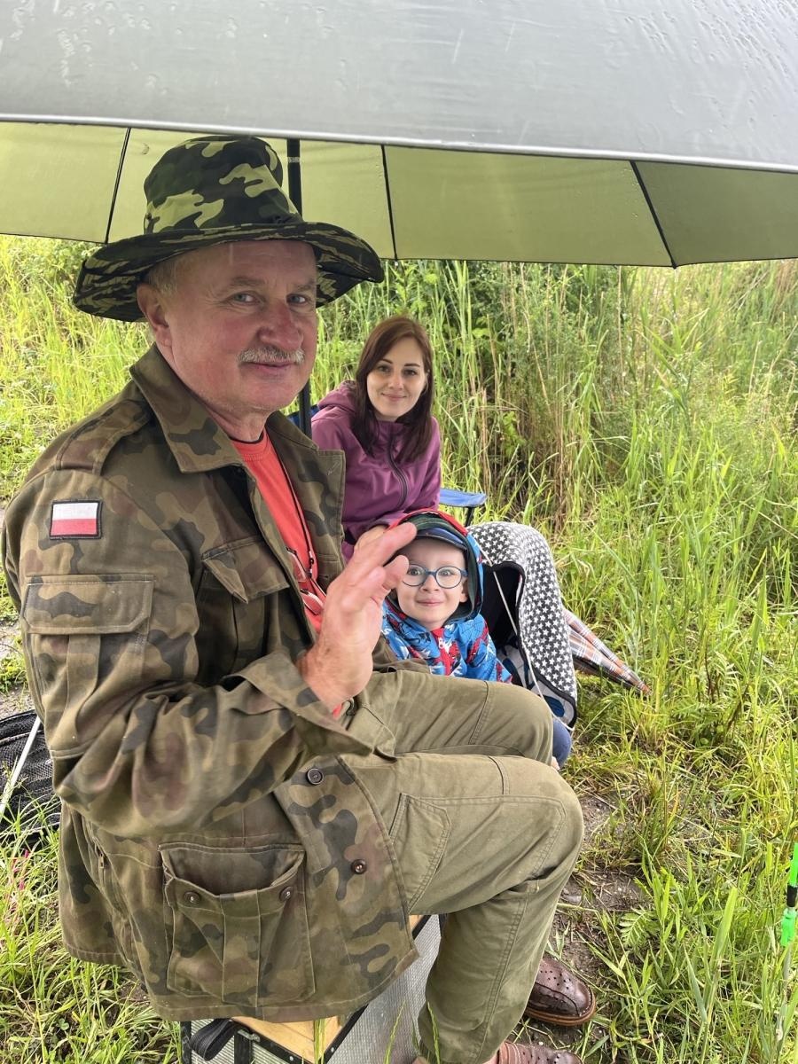 Zdjęcie w galerii na portalu naszraciborz.pl: Festyn wędkarski z okazji Dnia Dziecka. Kapryśna pogoda nie popsuła zabawy wiadomości z regionu