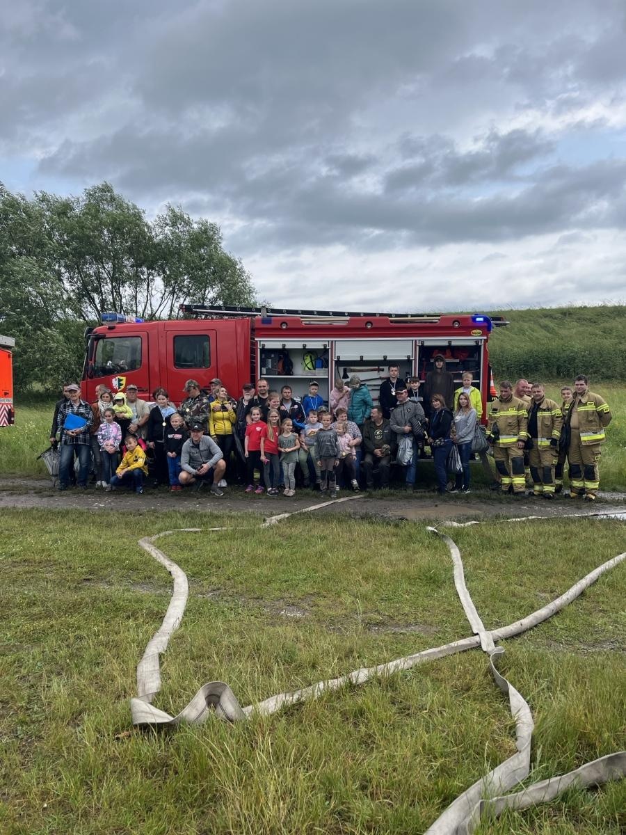 Zdjęcie w galerii na portalu naszraciborz.pl: Festyn wędkarski z okazji Dnia Dziecka. Kapryśna pogoda nie popsuła zabawy wiadomości z regionu