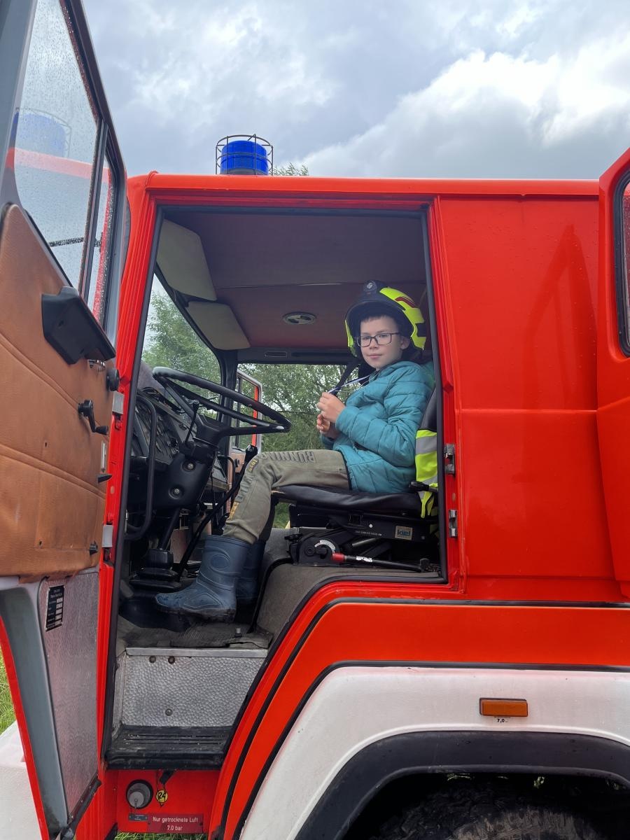 Zdjęcie w galerii na portalu naszraciborz.pl: Festyn wędkarski z okazji Dnia Dziecka. Kapryśna pogoda nie popsuła zabawy wiadomości z regionu