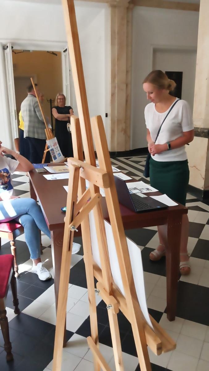 Zdjęcie w galerii na portalu naszraciborz.pl: Nowatorski projekt edukacyjny wspierający uczniów wiadomości z regionu