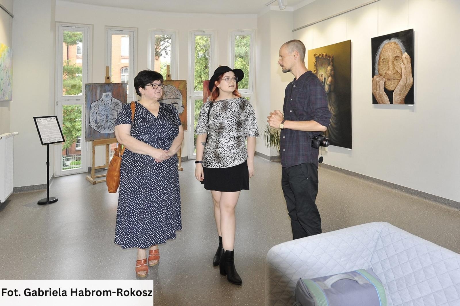 Zdjęcie w galerii na portalu naszraciborz.pl: DYPLOMY 2024 – nowa wystawa w raciborskiej bibliotece wiadomości z regionu