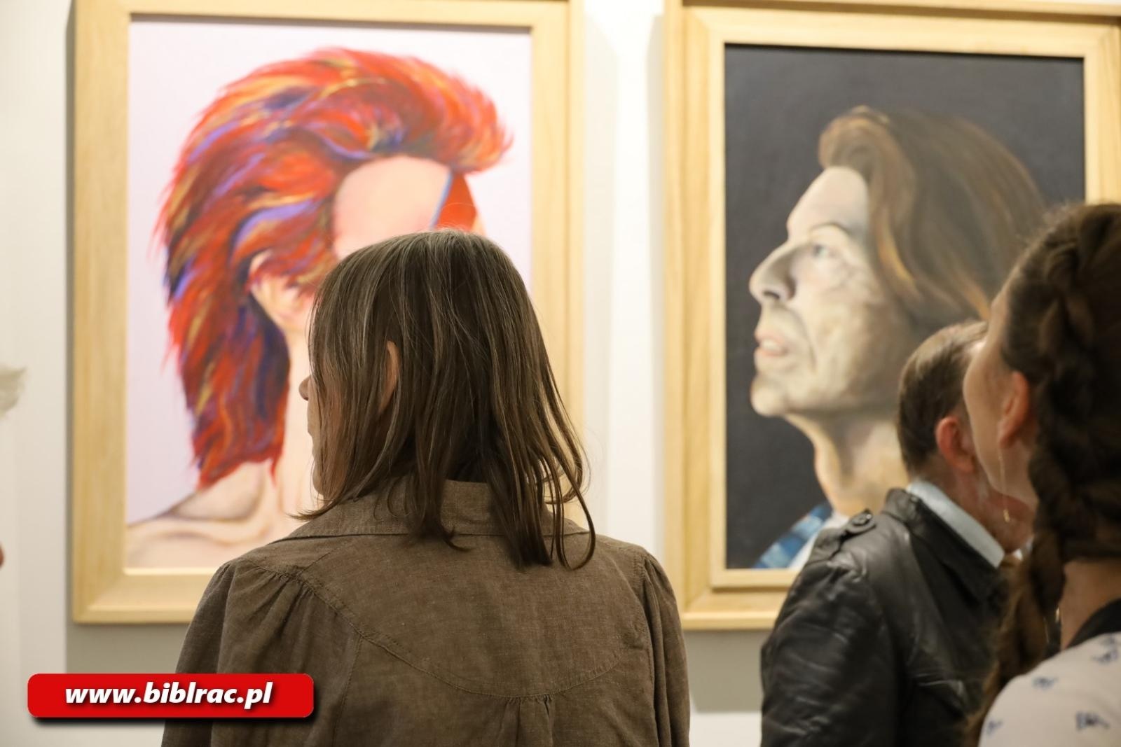 Zdjęcie w galerii na portalu naszraciborz.pl: DYPLOMY 2024 – nowa wystawa w raciborskiej bibliotece wiadomości z regionu