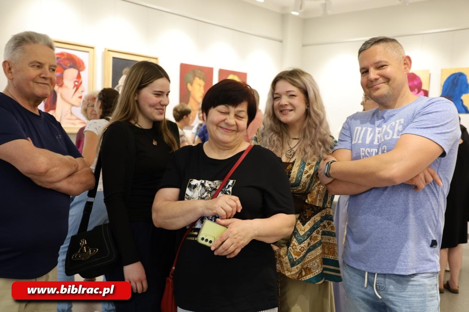 Zdjęcie w galerii na portalu naszraciborz.pl: DYPLOMY 2024 – nowa wystawa w raciborskiej bibliotece wiadomości z regionu