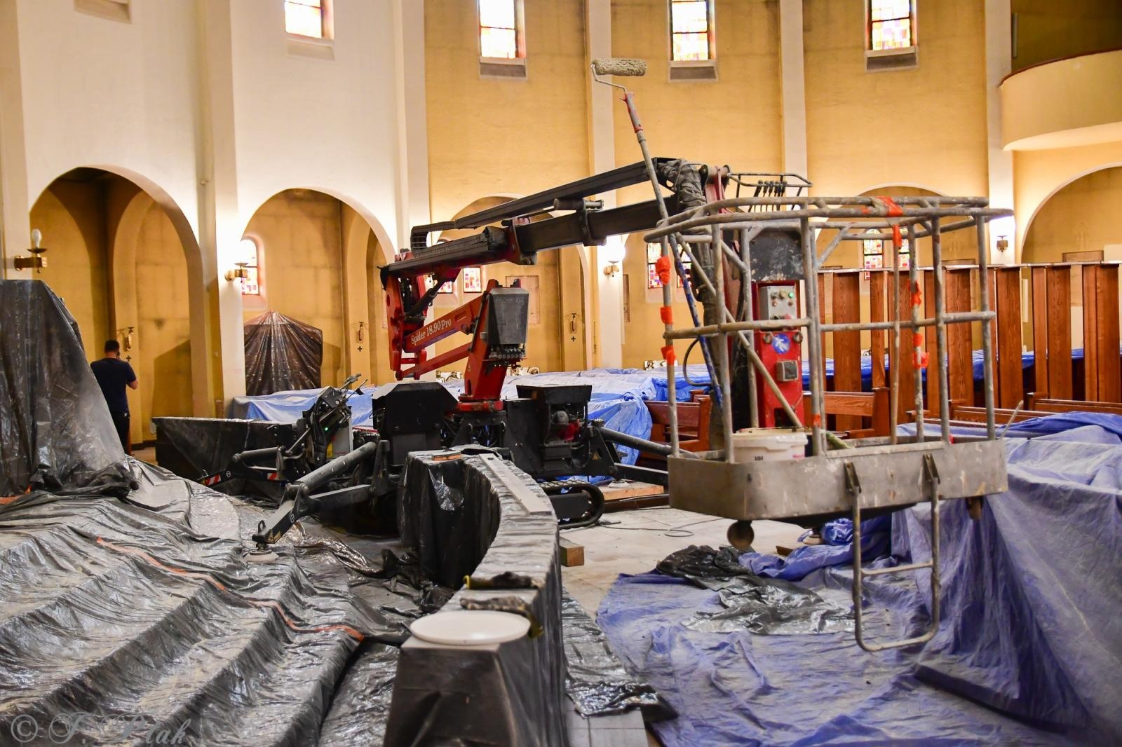 Zdjęcie w galerii na portalu naszraciborz.pl: Rozpoczęło się malowanie kościoła NSPJ [FOTO] wiadomości z regionu