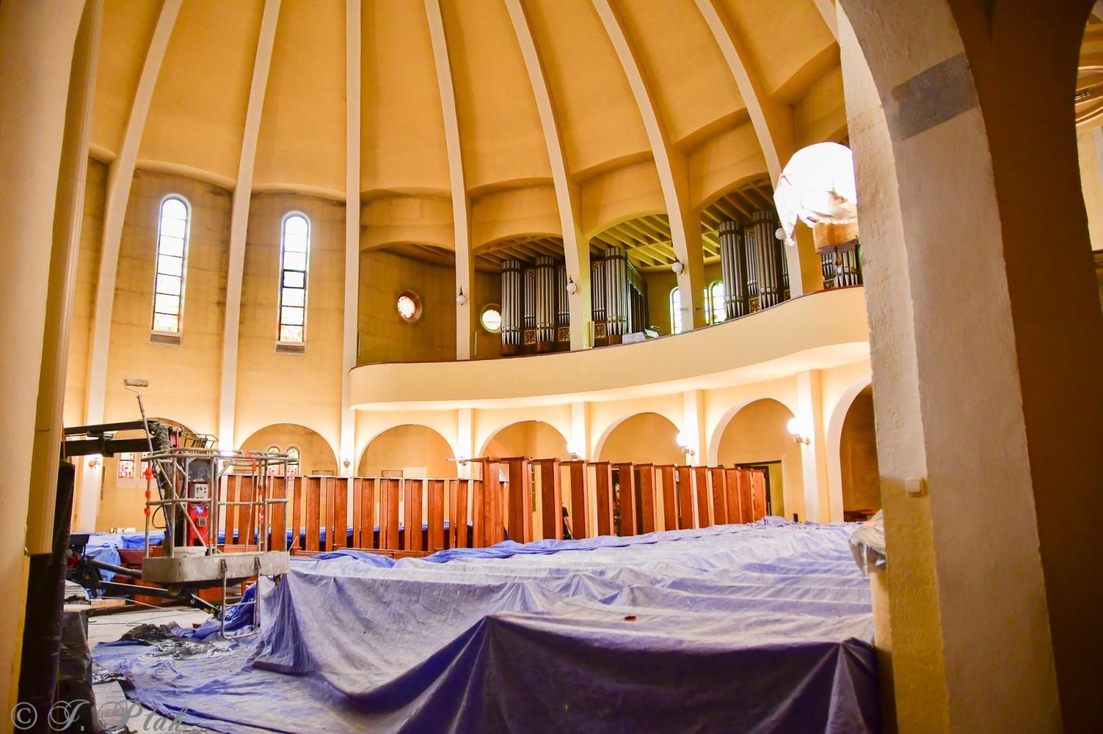 Zdjęcie w galerii na portalu naszraciborz.pl: Rozpoczęło się malowanie kościoła NSPJ [FOTO] wiadomości z regionu