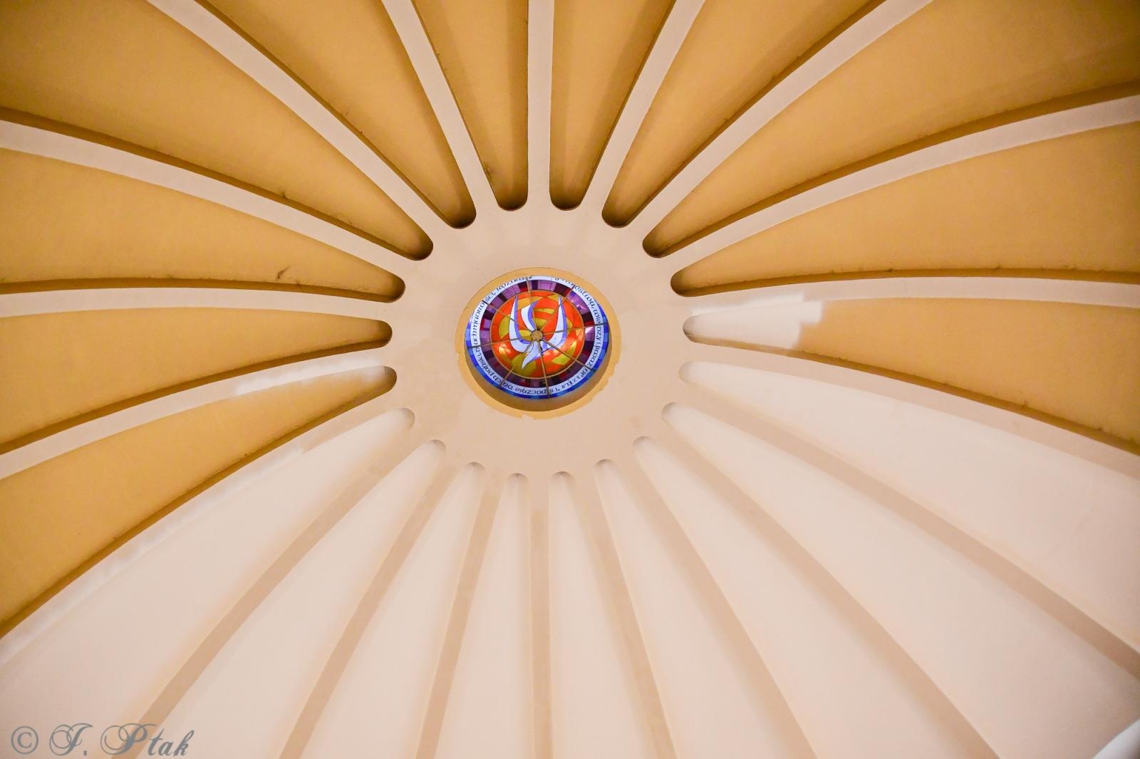 Zdjęcie w galerii na portalu naszraciborz.pl: Rozpoczęło się malowanie kościoła NSPJ [FOTO] wiadomości z regionu