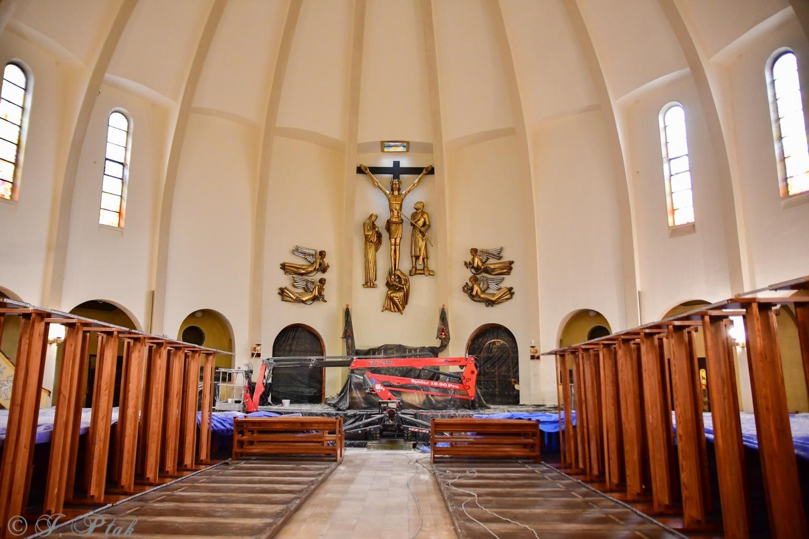 Zdjęcie w galerii na portalu naszraciborz.pl: Rozpoczęło się malowanie kościoła NSPJ [FOTO] wiadomości z regionu