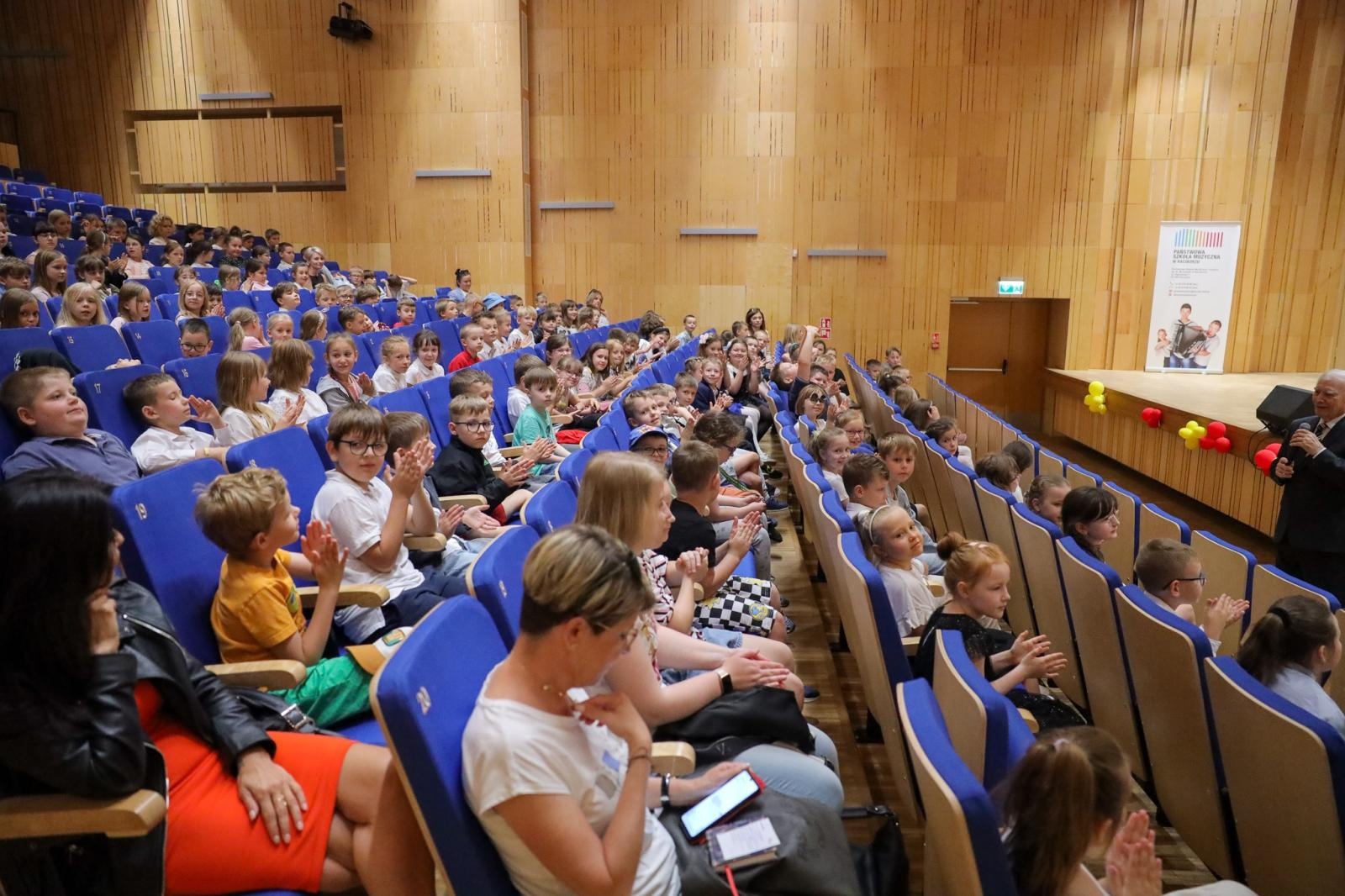 Zdjęcie w galerii na portalu naszraciborz.pl: Organy muzycznym bohaterem koncertów umuzykalniających wiadomości z regionu