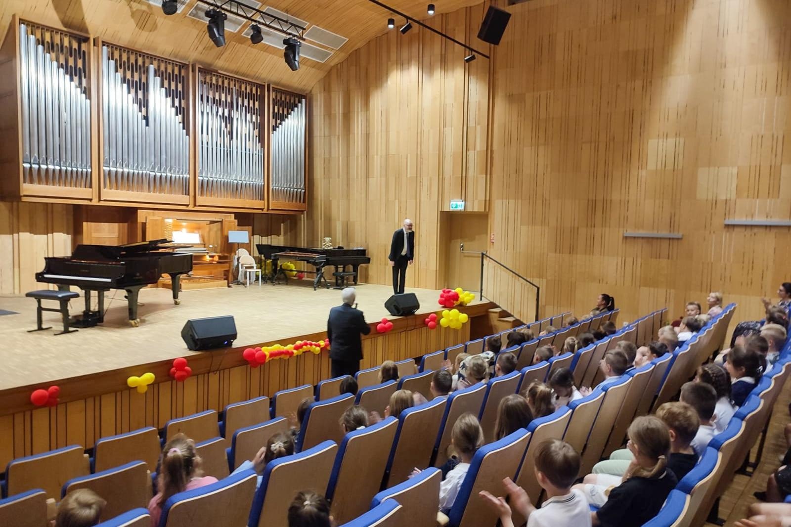 Zdjęcie w galerii na portalu naszraciborz.pl: Organy muzycznym bohaterem koncertów umuzykalniających wiadomości z regionu