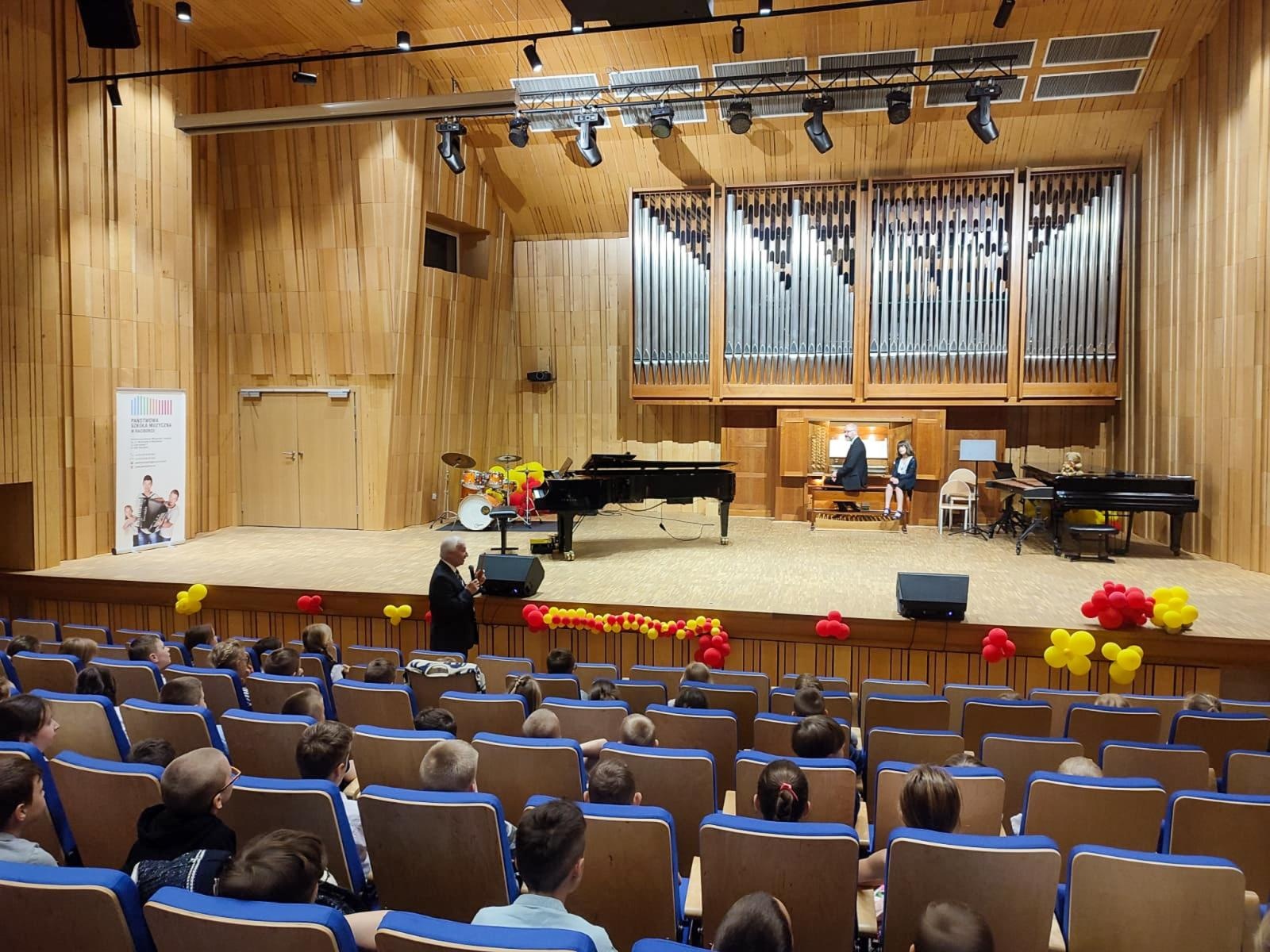 Zdjęcie w galerii na portalu naszraciborz.pl: Organy muzycznym bohaterem koncertów umuzykalniających wiadomości z regionu