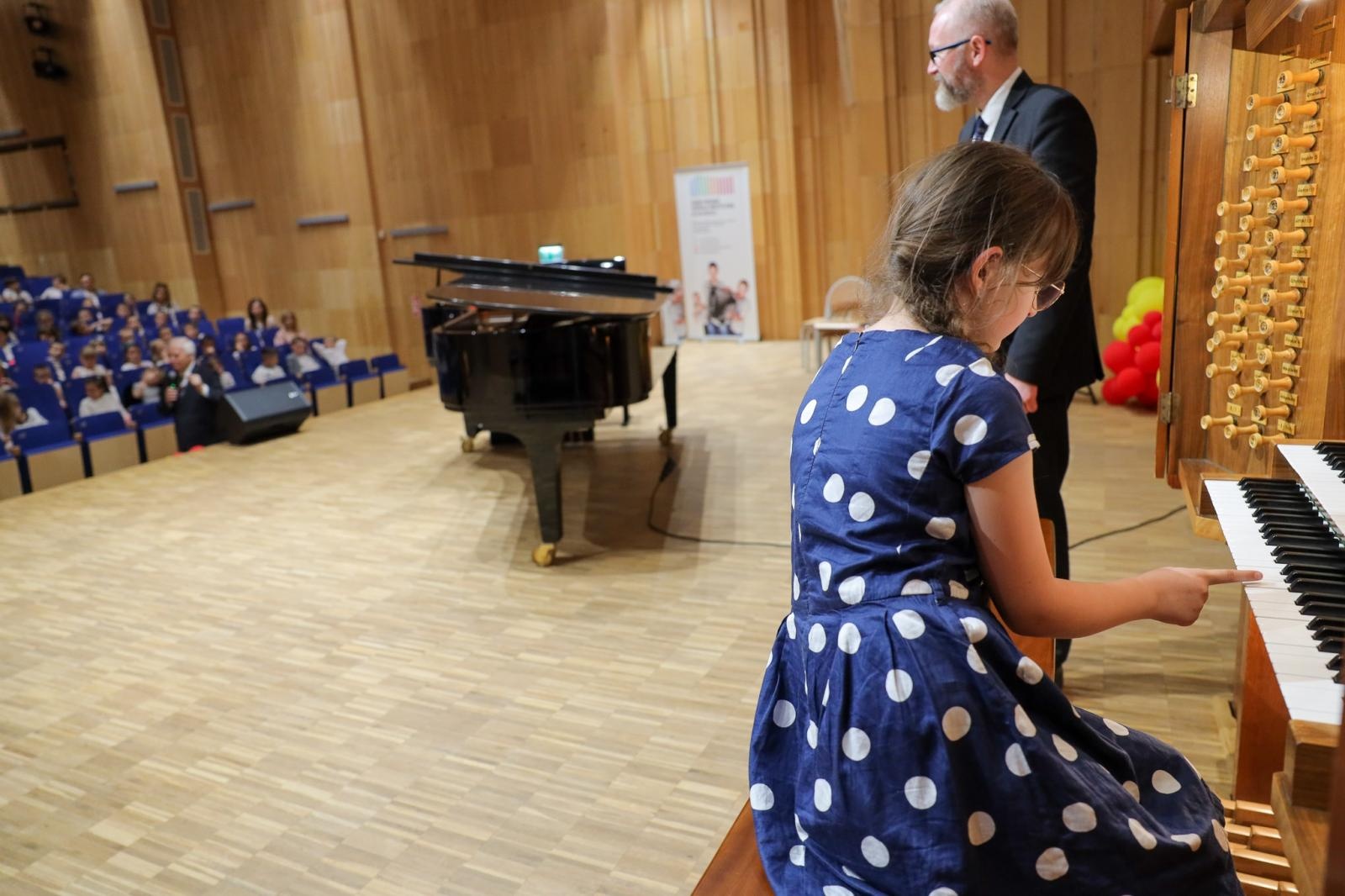 Zdjęcie w galerii na portalu naszraciborz.pl: Organy muzycznym bohaterem koncertów umuzykalniających wiadomości z regionu