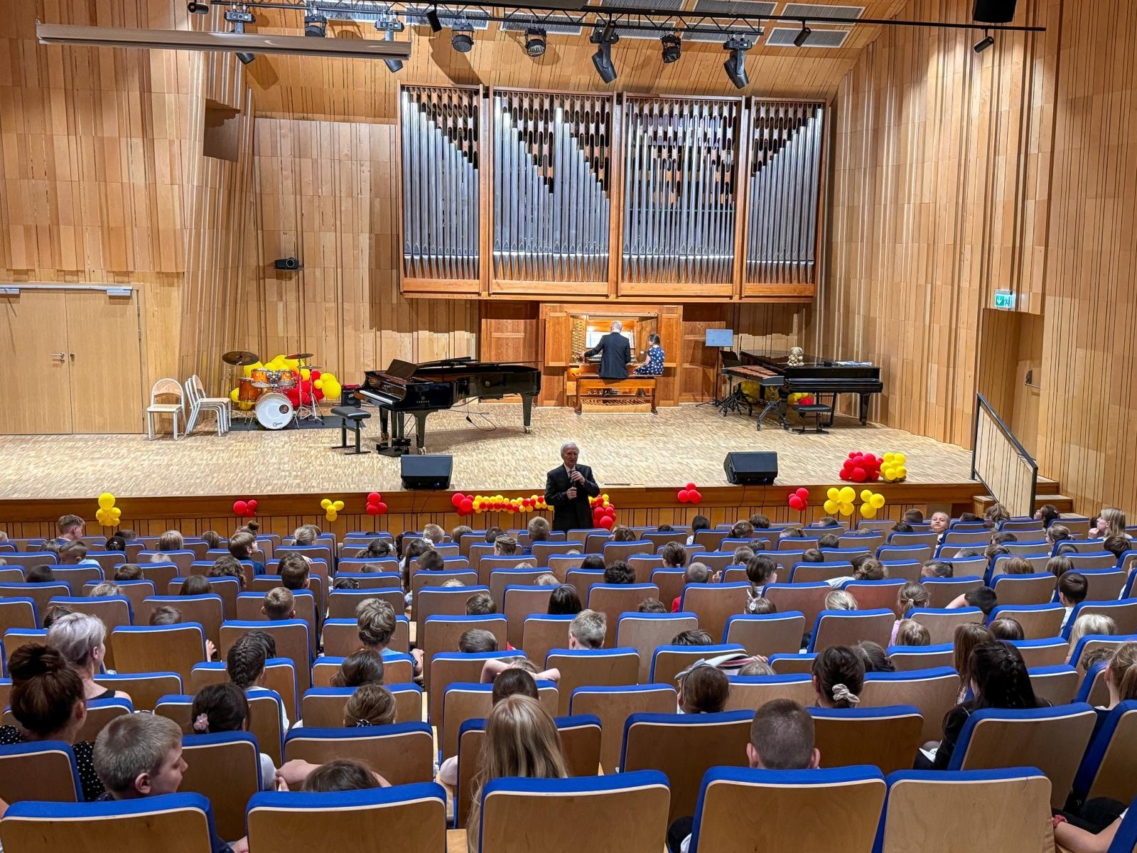 Zdjęcie w galerii na portalu naszraciborz.pl: Organy muzycznym bohaterem koncertów umuzykalniających wiadomości z regionu