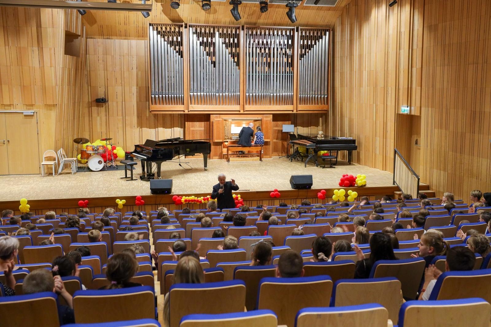 Zdjęcie w galerii na portalu naszraciborz.pl: Organy muzycznym bohaterem koncertów umuzykalniających wiadomości z regionu