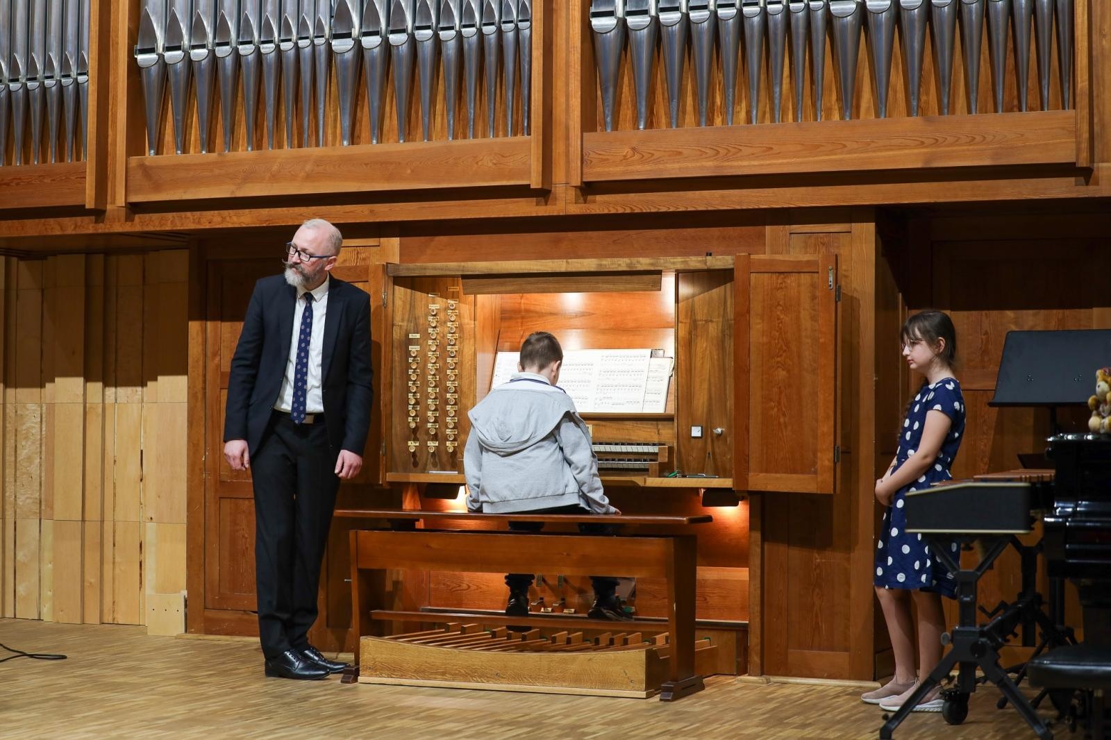 Zdjęcie w galerii na portalu naszraciborz.pl: Organy muzycznym bohaterem koncertów umuzykalniających wiadomości z regionu