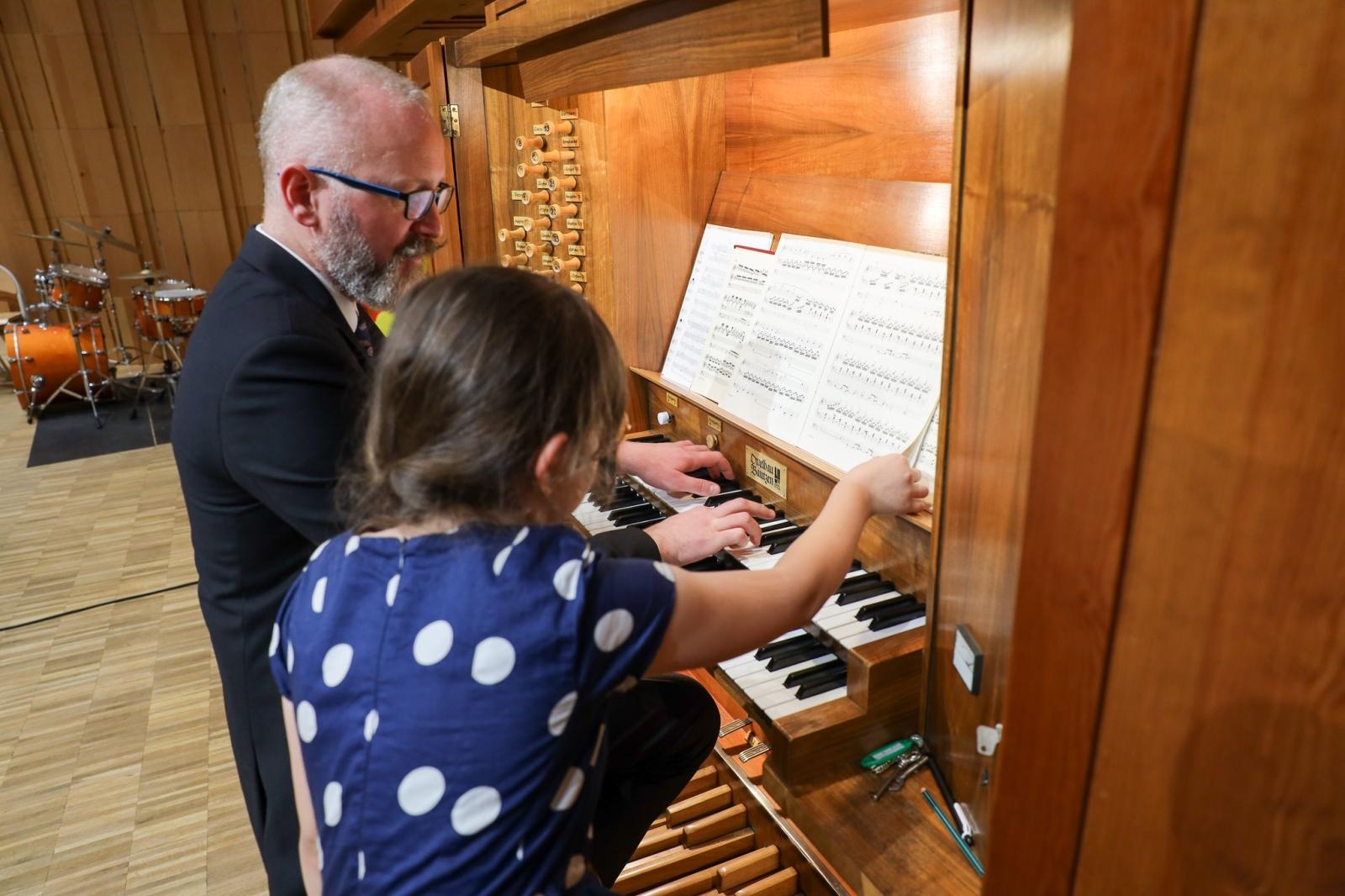 Zdjęcie w galerii na portalu naszraciborz.pl: Organy muzycznym bohaterem koncertów umuzykalniających wiadomości z regionu
