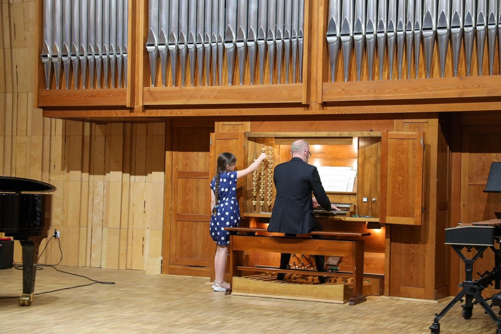 Zdjęcie w galerii na portalu naszraciborz.pl: Organy muzycznym bohaterem koncertów umuzykalniających wiadomości z regionu