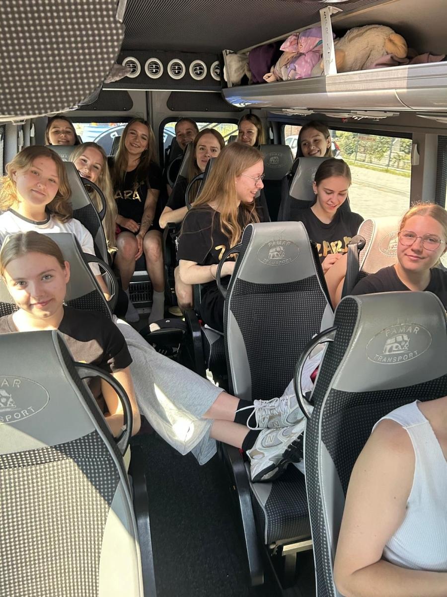 Zdjęcie w galerii na portalu naszraciborz.pl: Mażoretki Zara wystąpiły w Elbe-Elster wiadomości z regionu