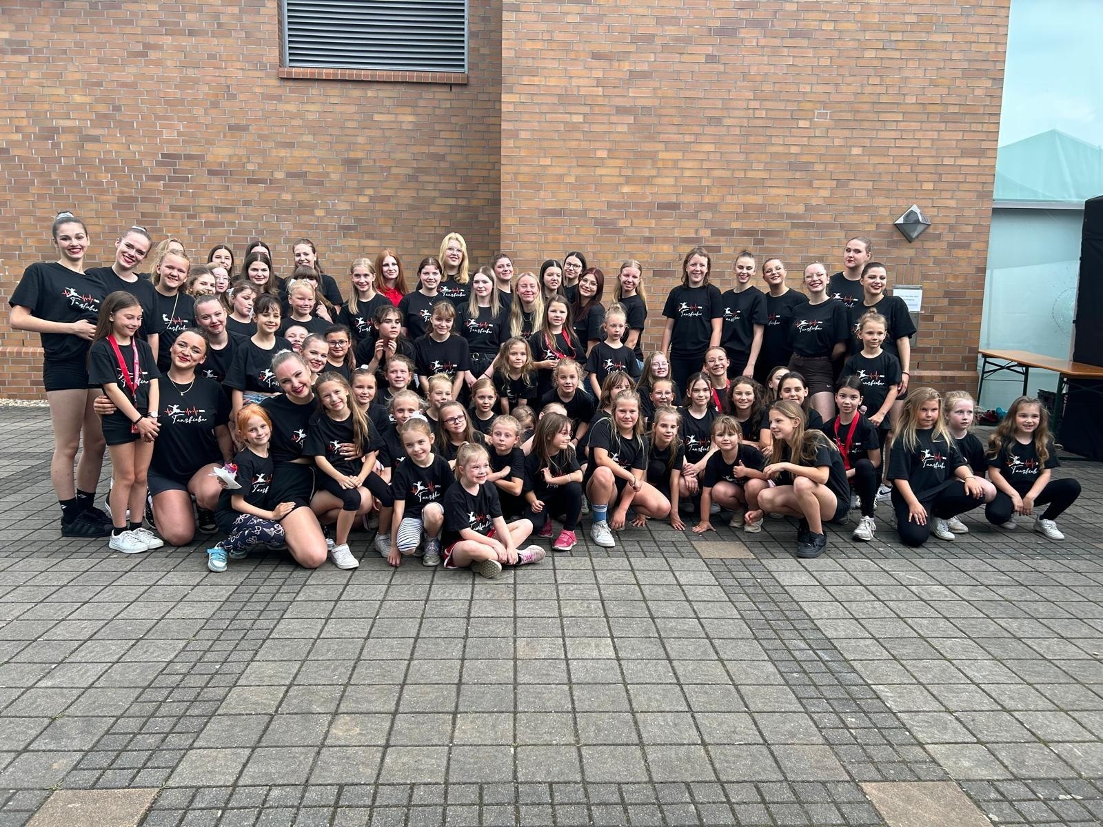 Zdjęcie w galerii na portalu naszraciborz.pl: Mażoretki Zara wystąpiły w Elbe-Elster wiadomości z regionu