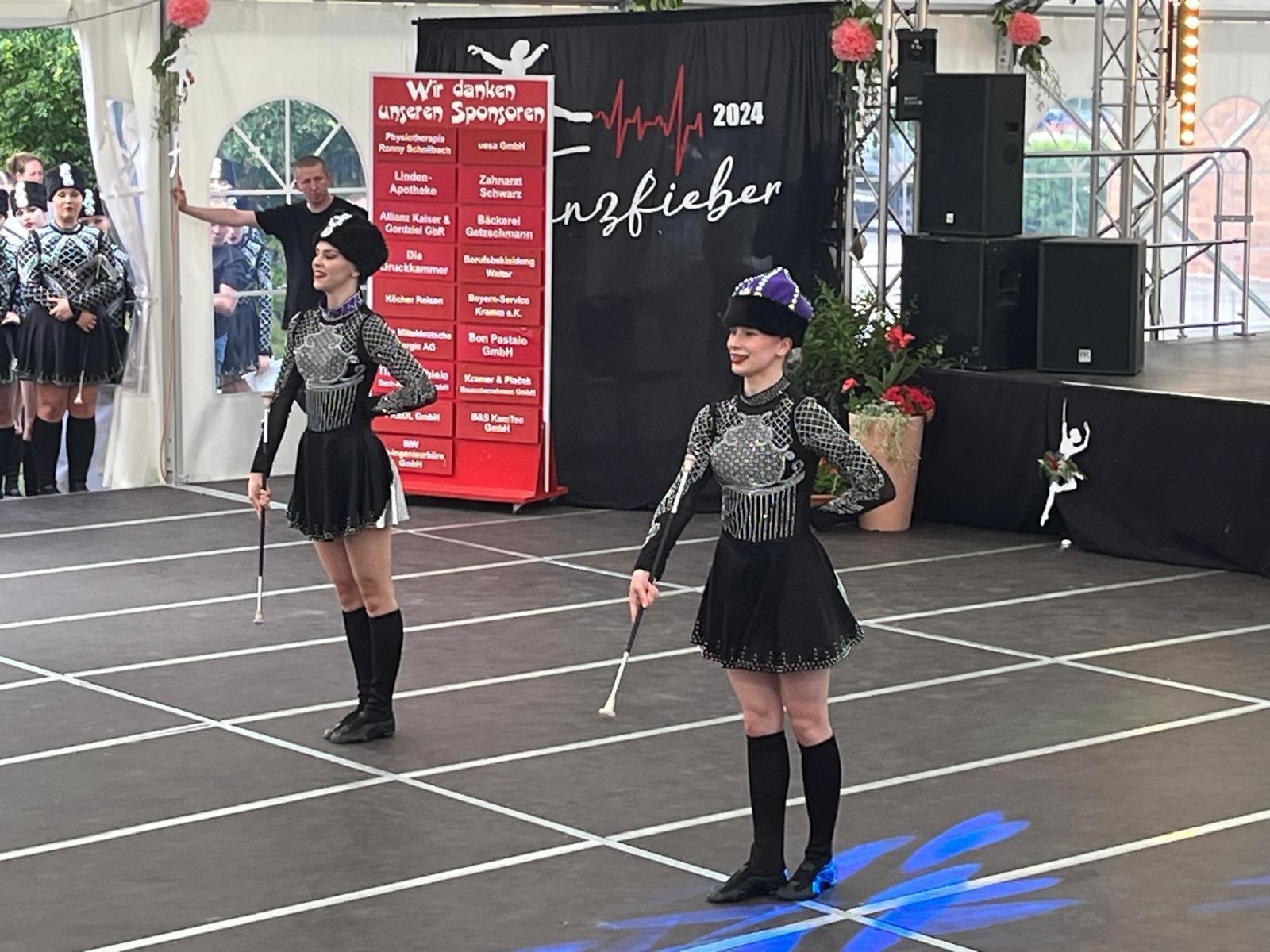 Zdjęcie w galerii na portalu naszraciborz.pl: Mażoretki Zara wystąpiły w Elbe-Elster wiadomości z regionu